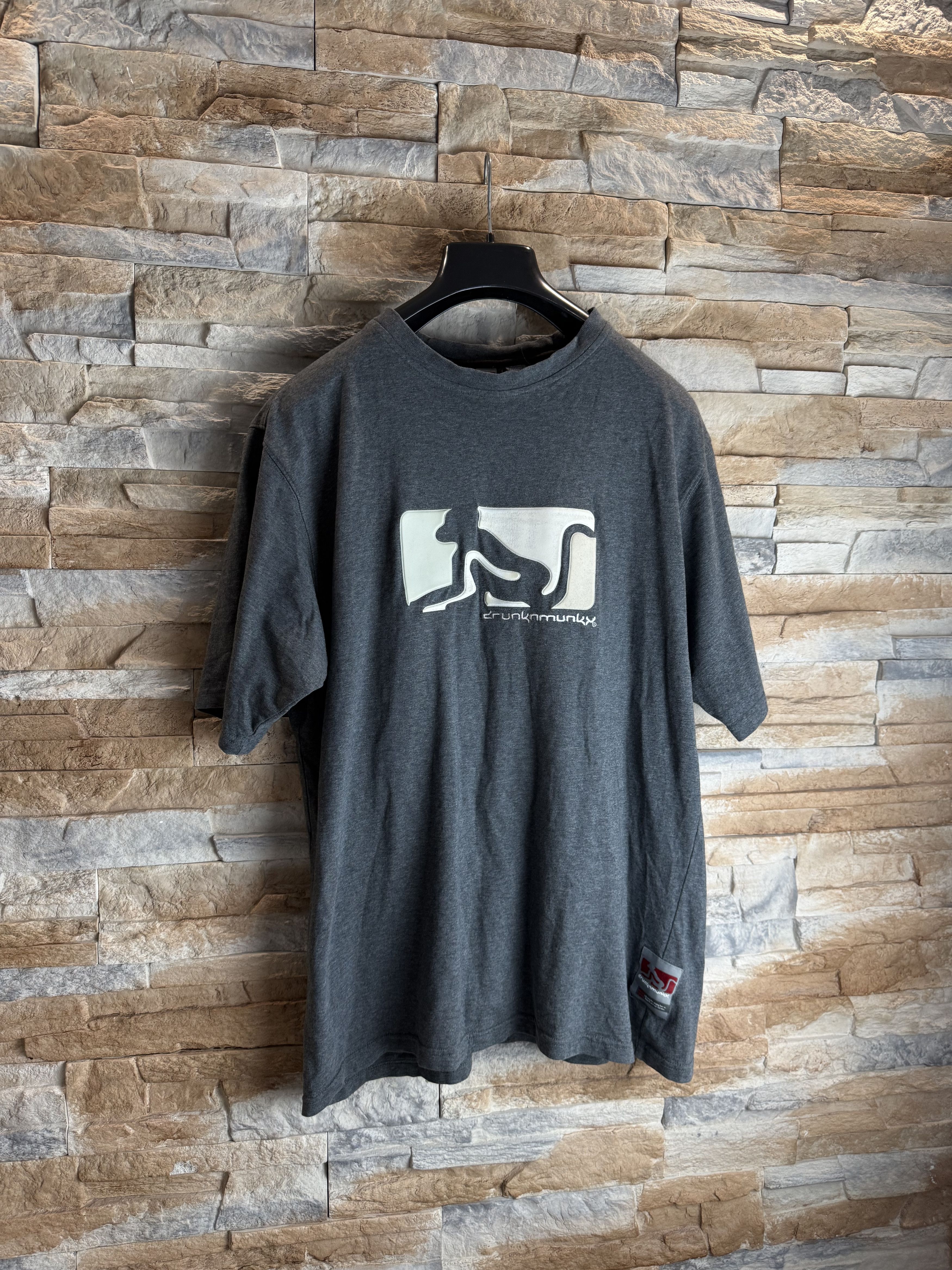 DrunknMunky Drunkn Monkey Unlimited Logo T-Shirt XL Y2K Hip Hop Skate Size US XXL / EU 58 / 5 - 1 Thumbnail