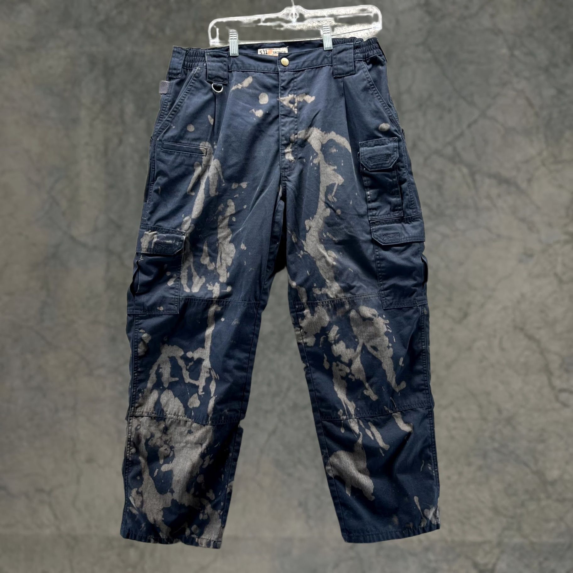 Vintage 5.11 Tactical Pants Mens 36x30 Black Cargo Ripstop Workwear Bleach Stained Mens 5.11 Cargo Pants Black Ripstop Workwear Bleach Stained Size US 36 / EU 52 - 1 Thumbnail