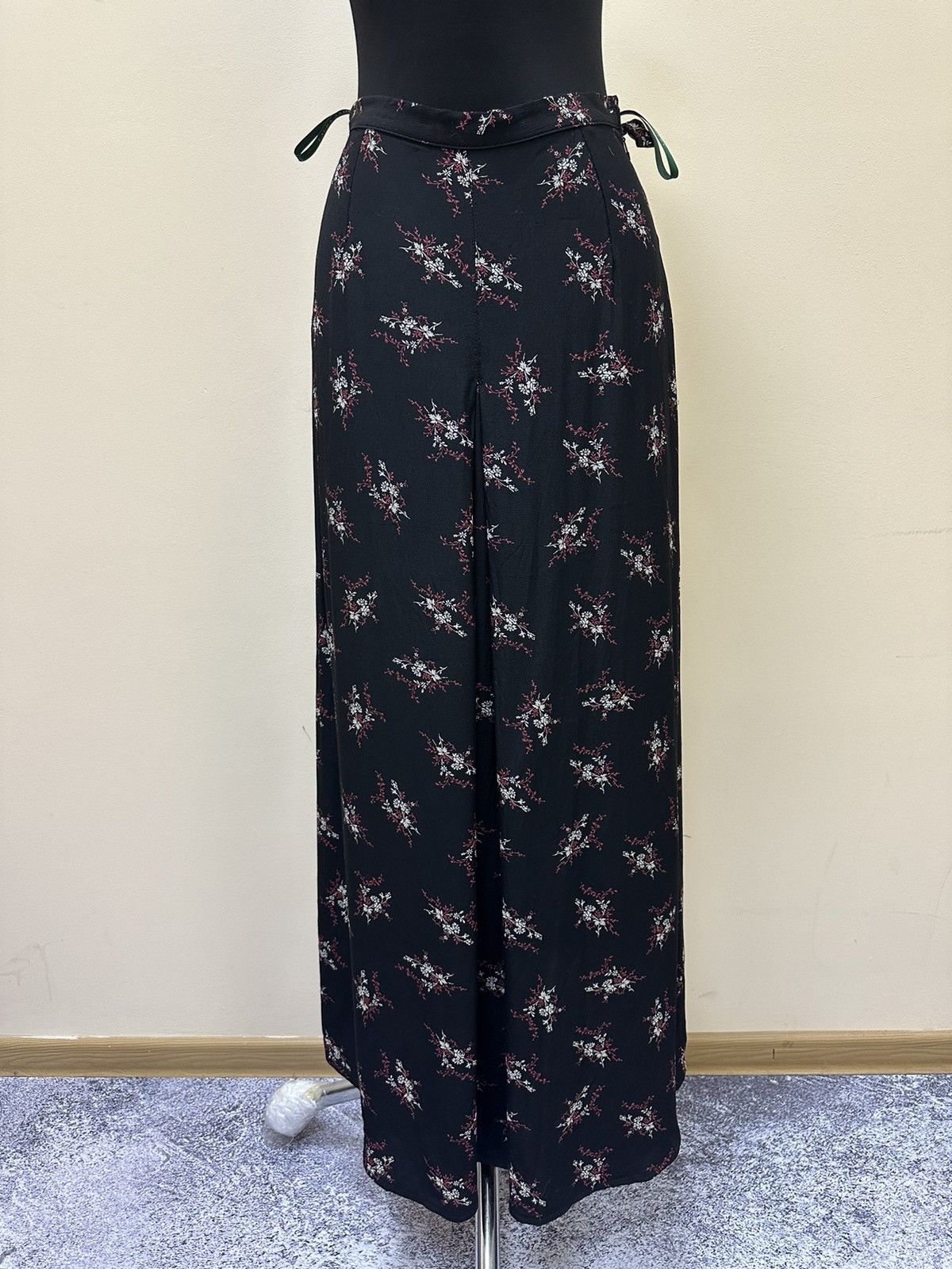 Laura Ashley × Vintage Maxi Skirt Laura Ashley made in U.K. Viscose Size 30" / US 8 / IT 44 - 1 Thumbnail