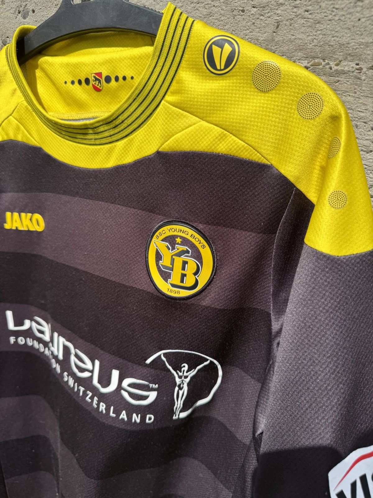 Vintage BSC Young Boys Jacko 2013-14 Away Jersey Size US M / EU 48-50 / 2 - 7 Thumbnail