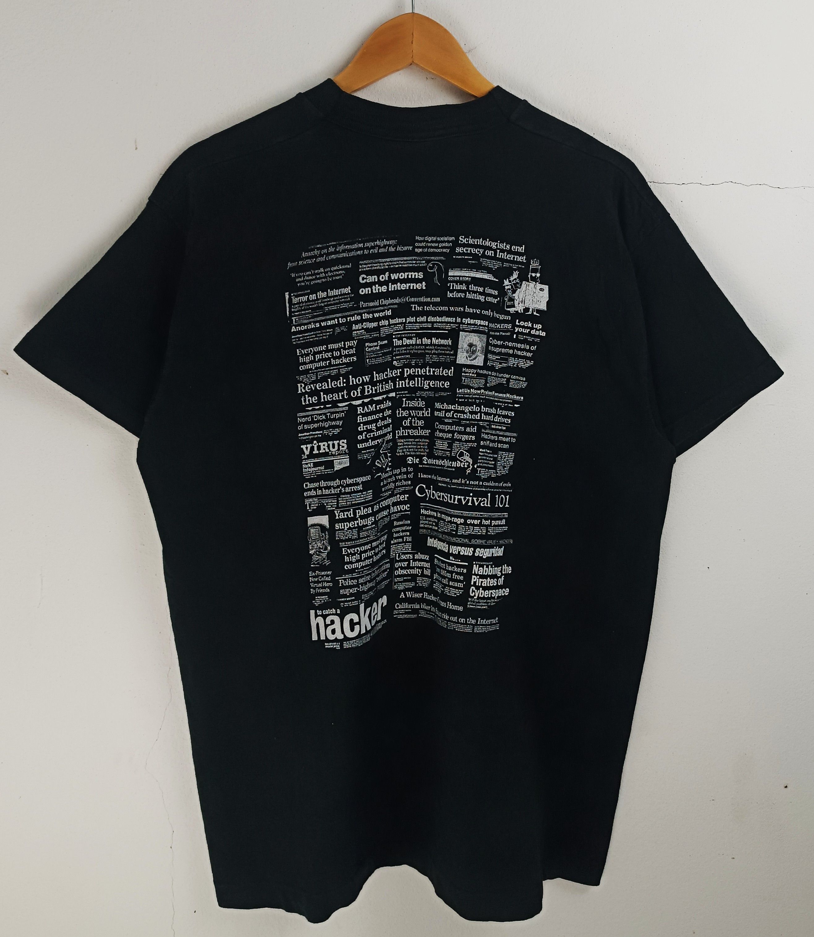 Vintage VINTAGE 90'S 2600:THE HACKER QUARTERLY VERY RARE MICROSOFT Size US XL / EU 56 / 4 - 4 Thumbnail