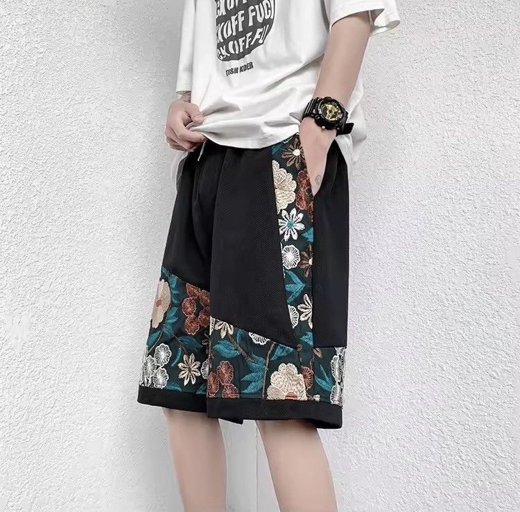 Japanese Brand × Vintage Embroidery Flower Casual Shorts Size US 29 - 1 Thumbnail