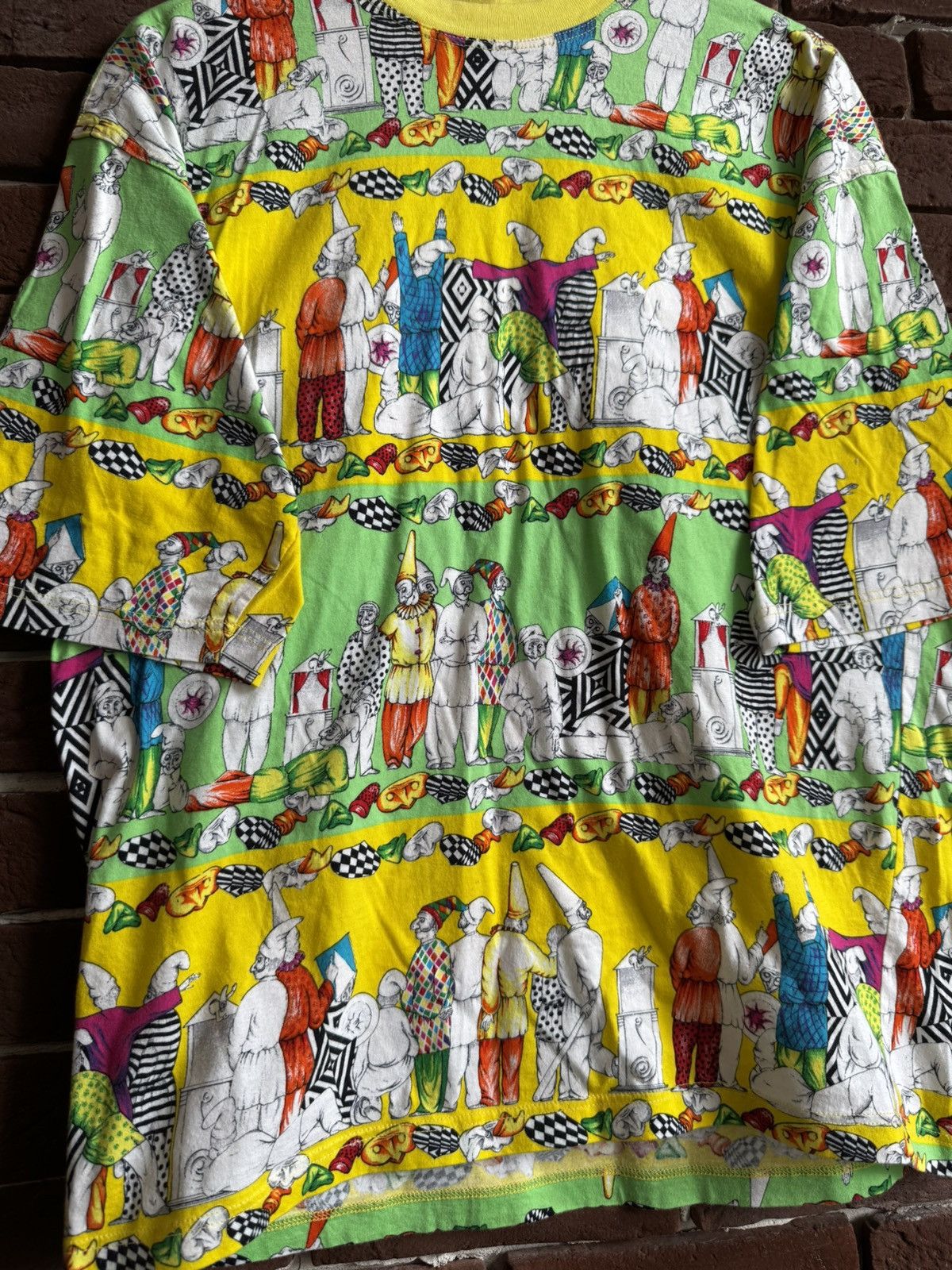 Versace Rare Vintage 90s Versace Circus Garden Archive tee designer Size US L / EU 52-54 / 3 - 3 Thumbnail