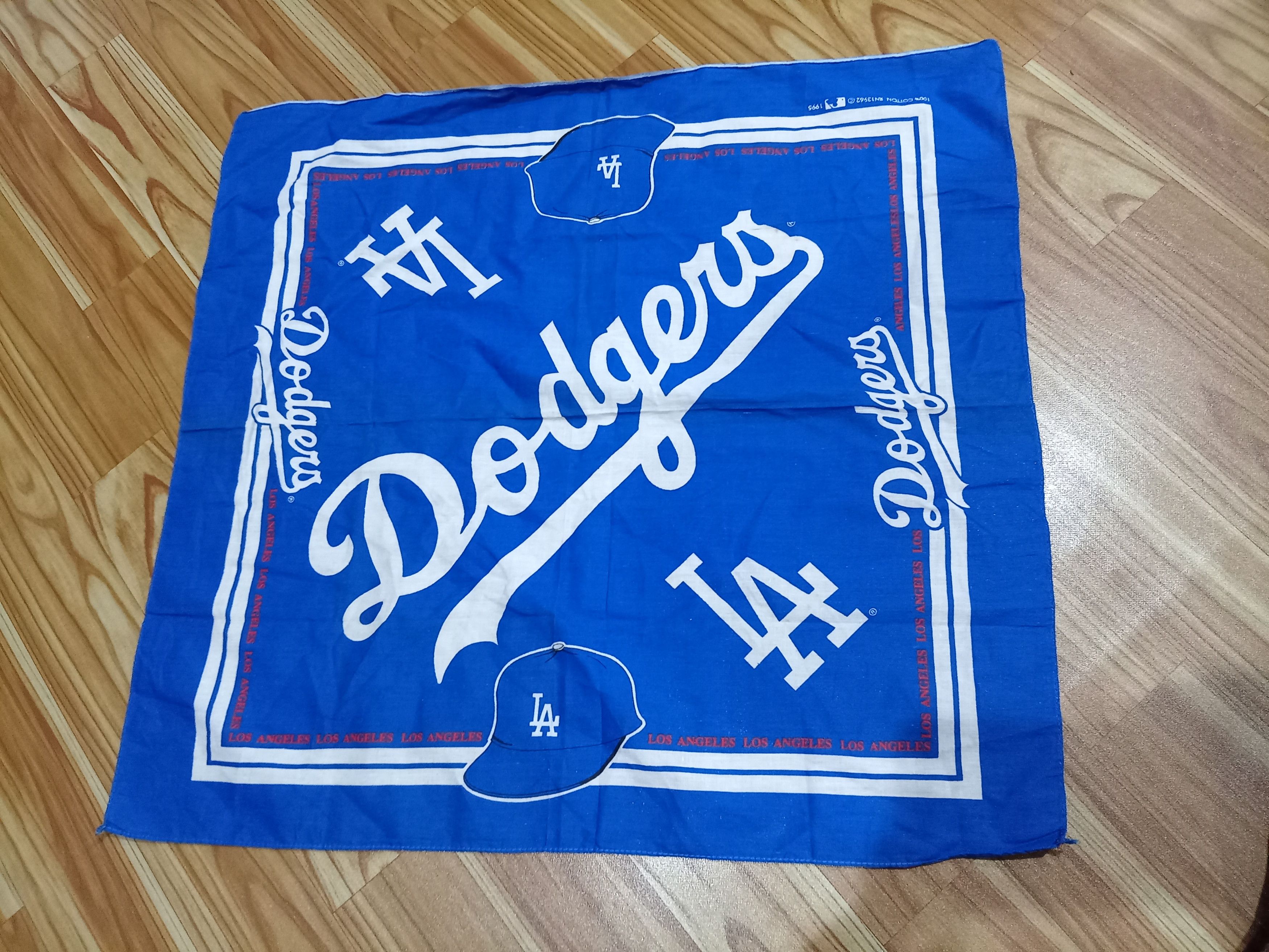 Vintage La Dodgers handkerchief Size ONE SIZE - 3 Thumbnail