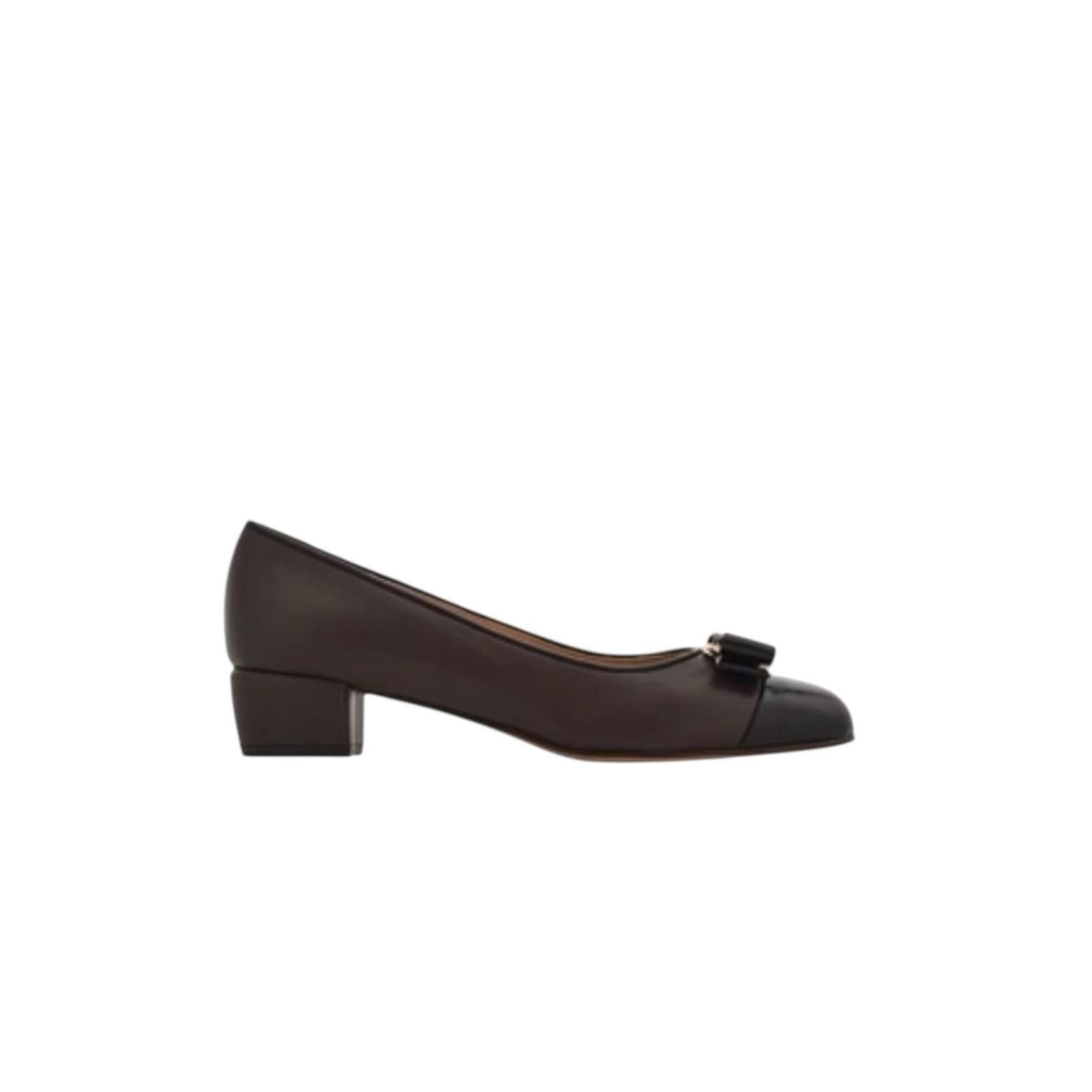Salvatore Ferragamo Ferragamo Vara B Scarpa Pump Size US 7.5 / IT 37.5 - 1 Thumbnail