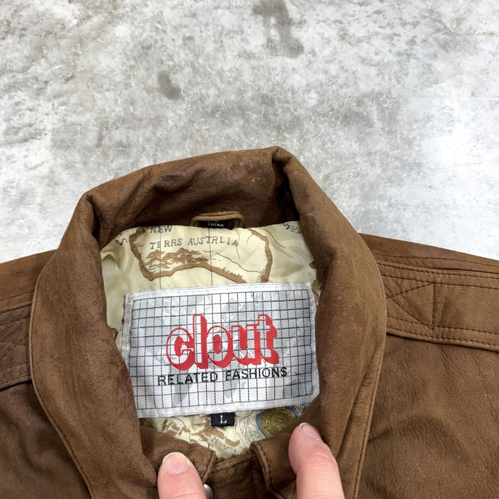 Vintage Clout Leather Bomber Jacket Mens Large Brown World Map Lining Front Zip Pockets Insulated Casual Workwear Size US L / EU 52-54 / 3 - 2 Thumbnail