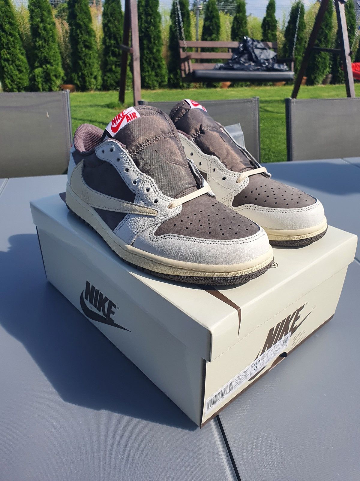 Jordan Brand × Nike × Travis Scott Air Jordan 1 Low OG SP Reverse Mocha Size US 8 / EU 41 - 1 Thumbnail