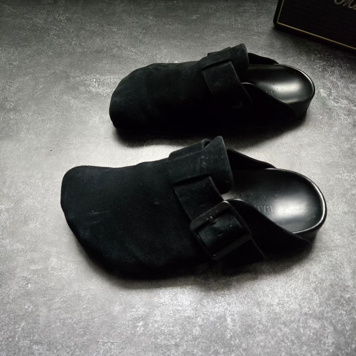 Balenciaga Balenciaga Suede Gold Sandals 39 Men Size US 6.5 / EU 39-40 - 1 Thumbnail