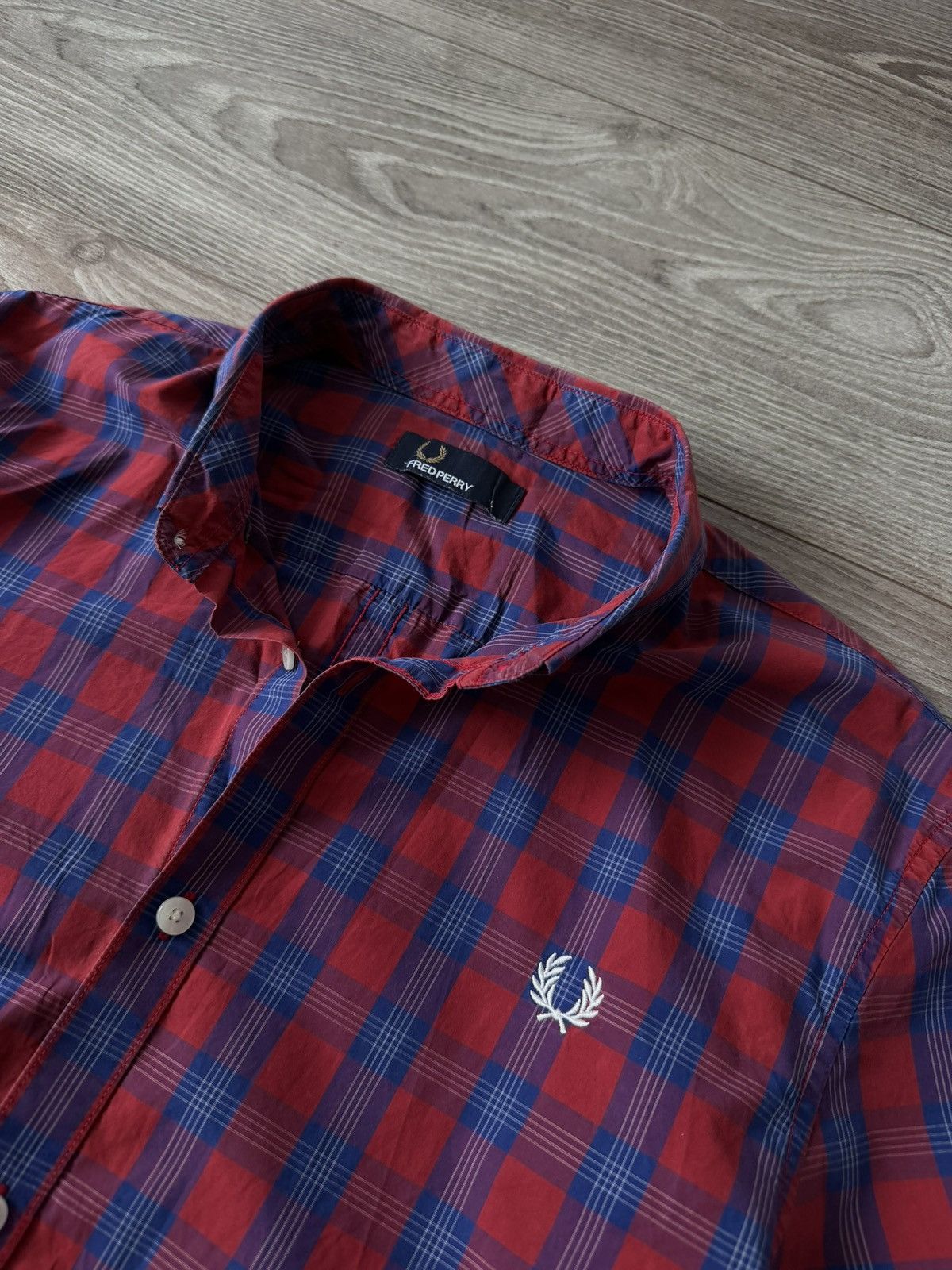 Fred Perry Fred Perry Embroidered Logo Cell Shirt Size US L / EU 52-54 / 3 - 14 Thumbnail