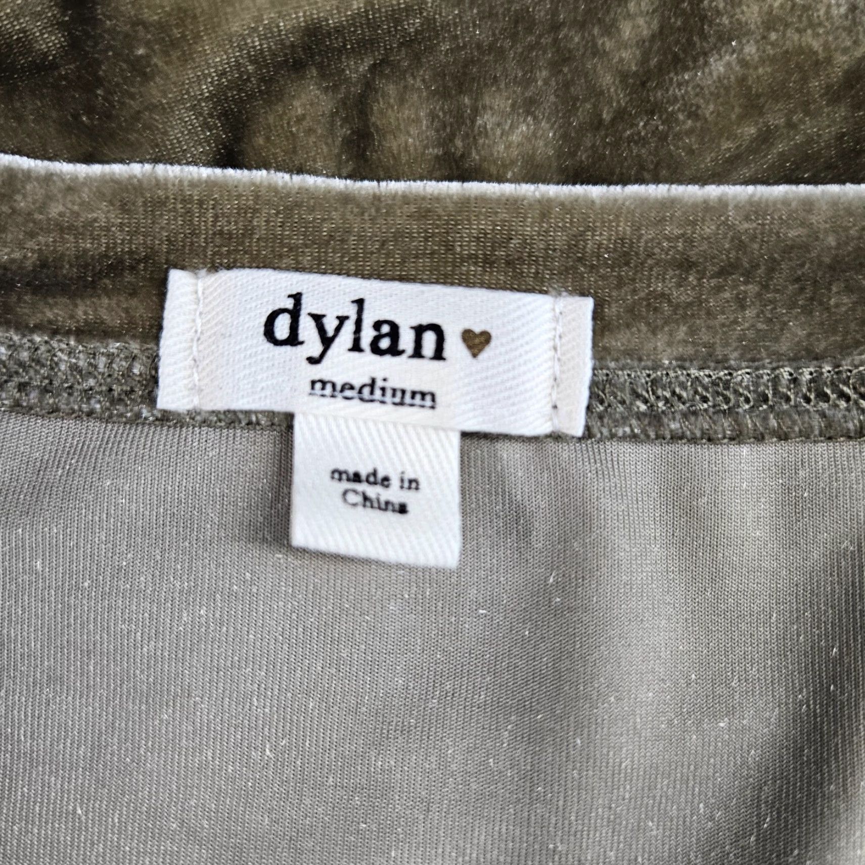 Velvet Dylan Womens Velvet Top Blouse SZ M Olive Green Long Sleeve V-Neck Womens Velvet Top Blouse Long Sleeve V-Neck Dylan Size M / US 6-8 / IT 42-44 - 6 Thumbnail
