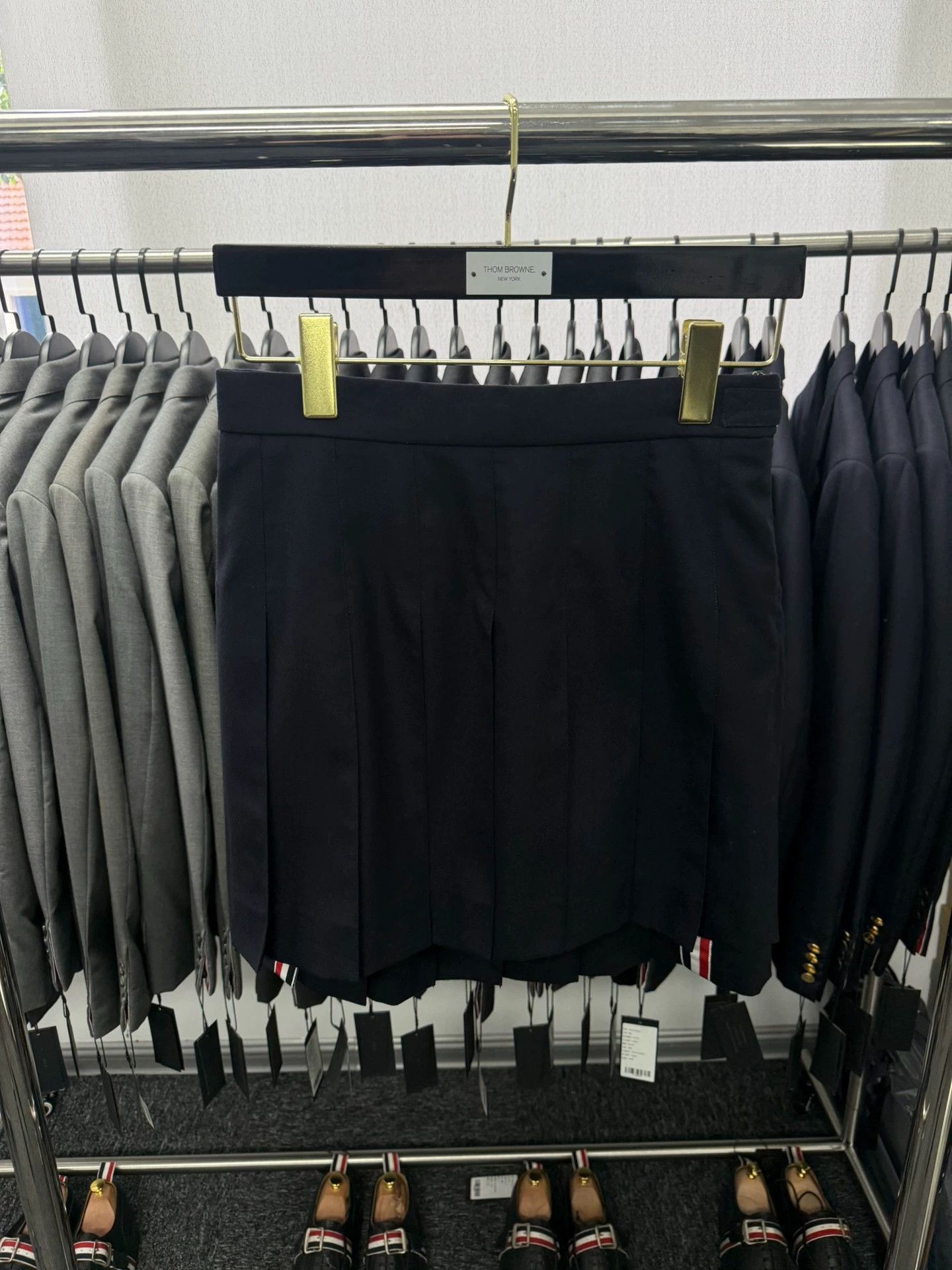 Thom Browne Thom Browne Navy Pleated Skirt Gold Buttons Size38 Size 26" / US 2 / IT 38 - 1 Thumbnail