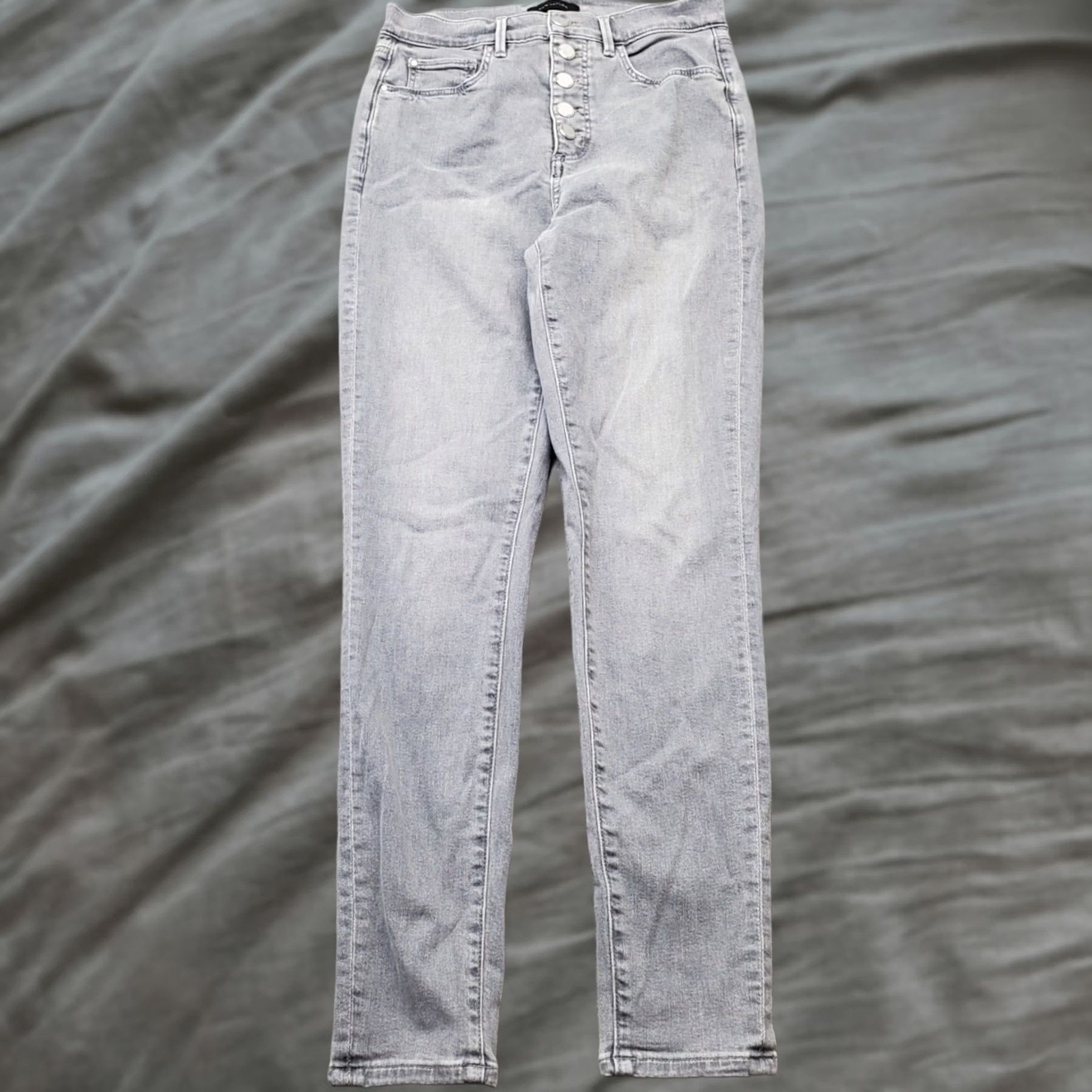 Ann Taylor Ann Taylor Cindy Crop Jeans Womens 4 Gray Denim High-Rise Skinny Leg Button Fly Jeans 4 Womens Gray Crop Skinny Straight? Size 27" / US 4 / IT 40 - 1 Thumbnail