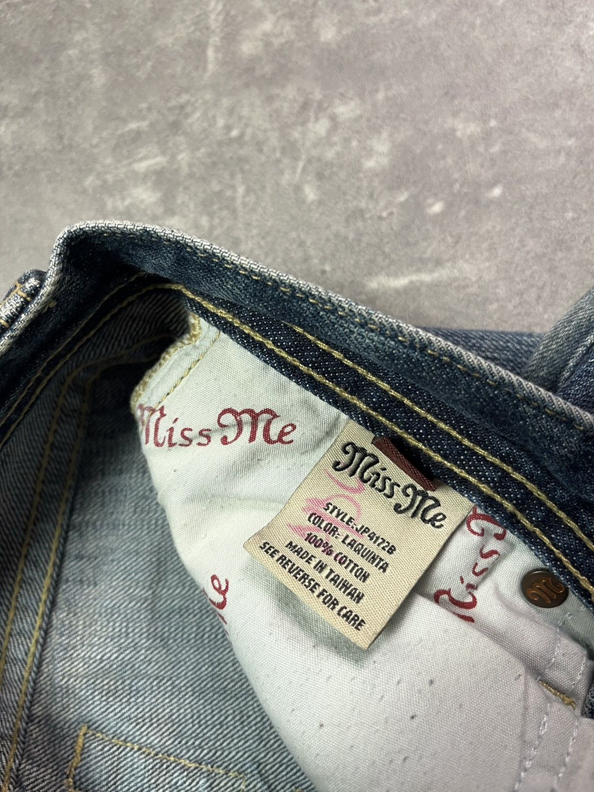 Miss Me Miss Me Vintage Embroidered Flowers Flared Bootcut Denim 25 Size 25" / US 0 / IT 36 - 10 Thumbnail