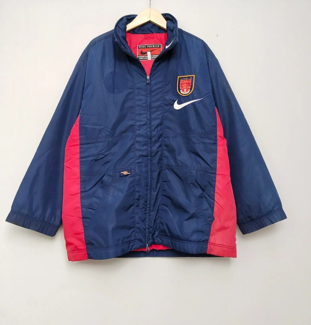 image of Vintage 90's Nike Premier Arsenal Fc Bench Jacket Coat Puffer in Navy/Red/White, Men's (Size Large)