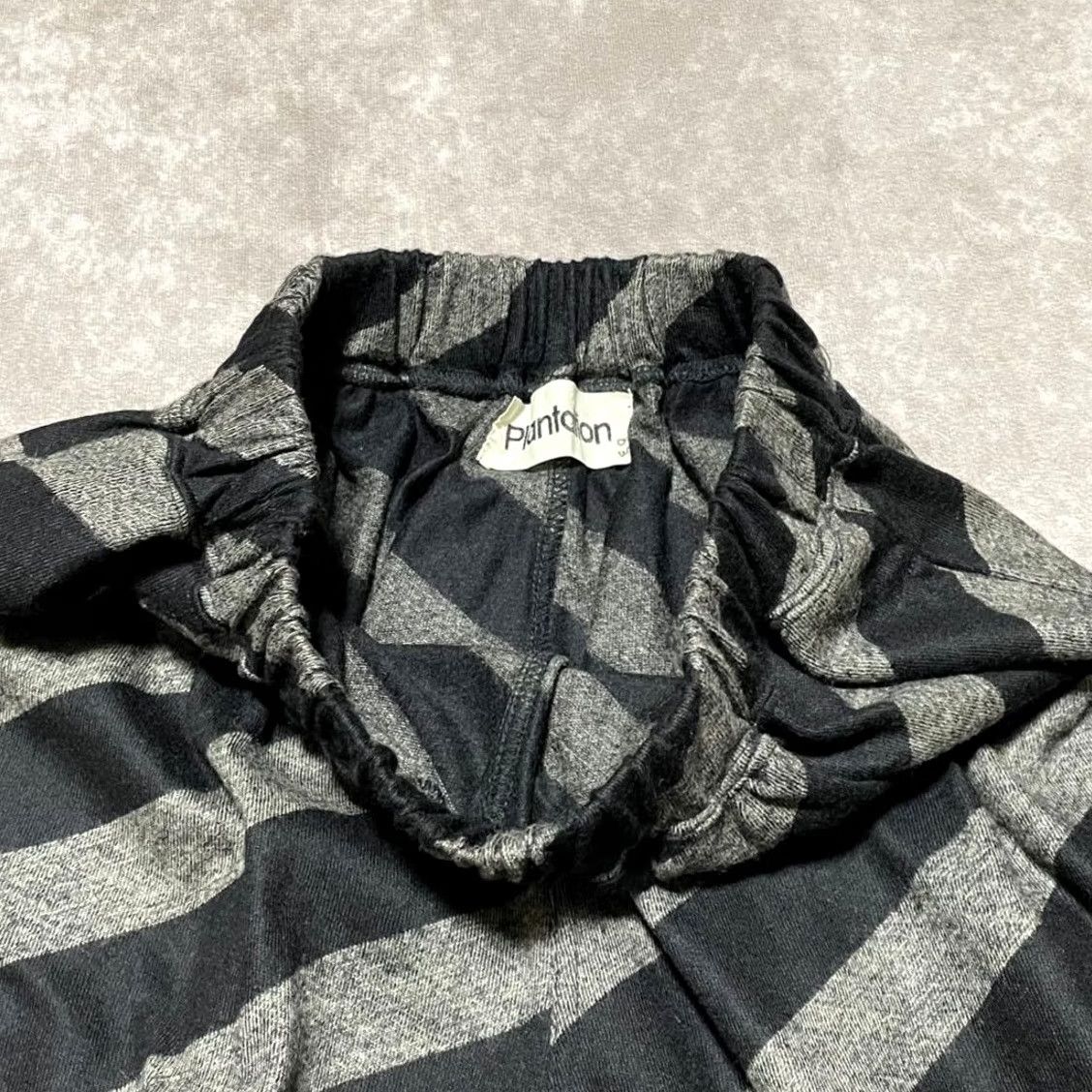 Issey Miyake ISSEY MIYAKE PLANTATION EASY PANTS Mens Wool Gray x Black Size M USED Size US 31 - 6 Thumbnail