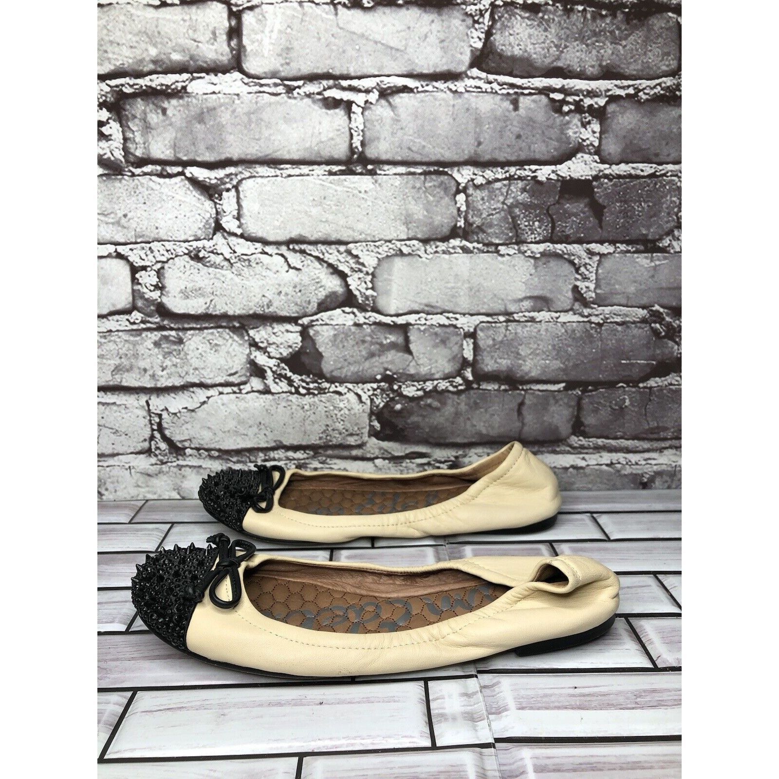Sam Edelman Sam Edelman Beatrix Beige Leather Black Bow Studded Toe Ball Size US 7 / IT 37 - 1 Thumbnail