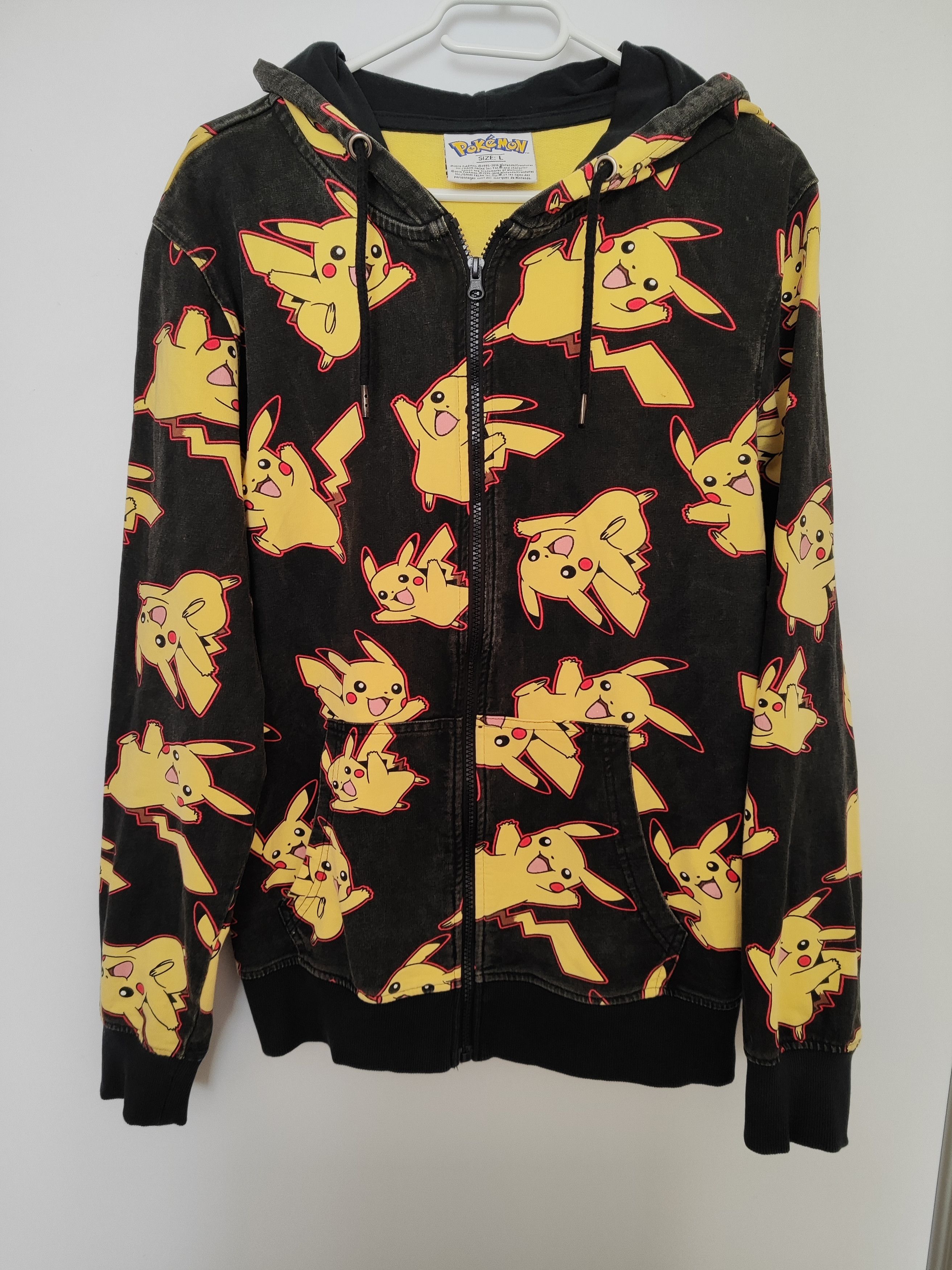 Pokemon Rare Pokémon 20th Anniversary Pikachu All-Over Print Hoodie Size US L / EU 52-54 / 3 - 7 Thumbnail