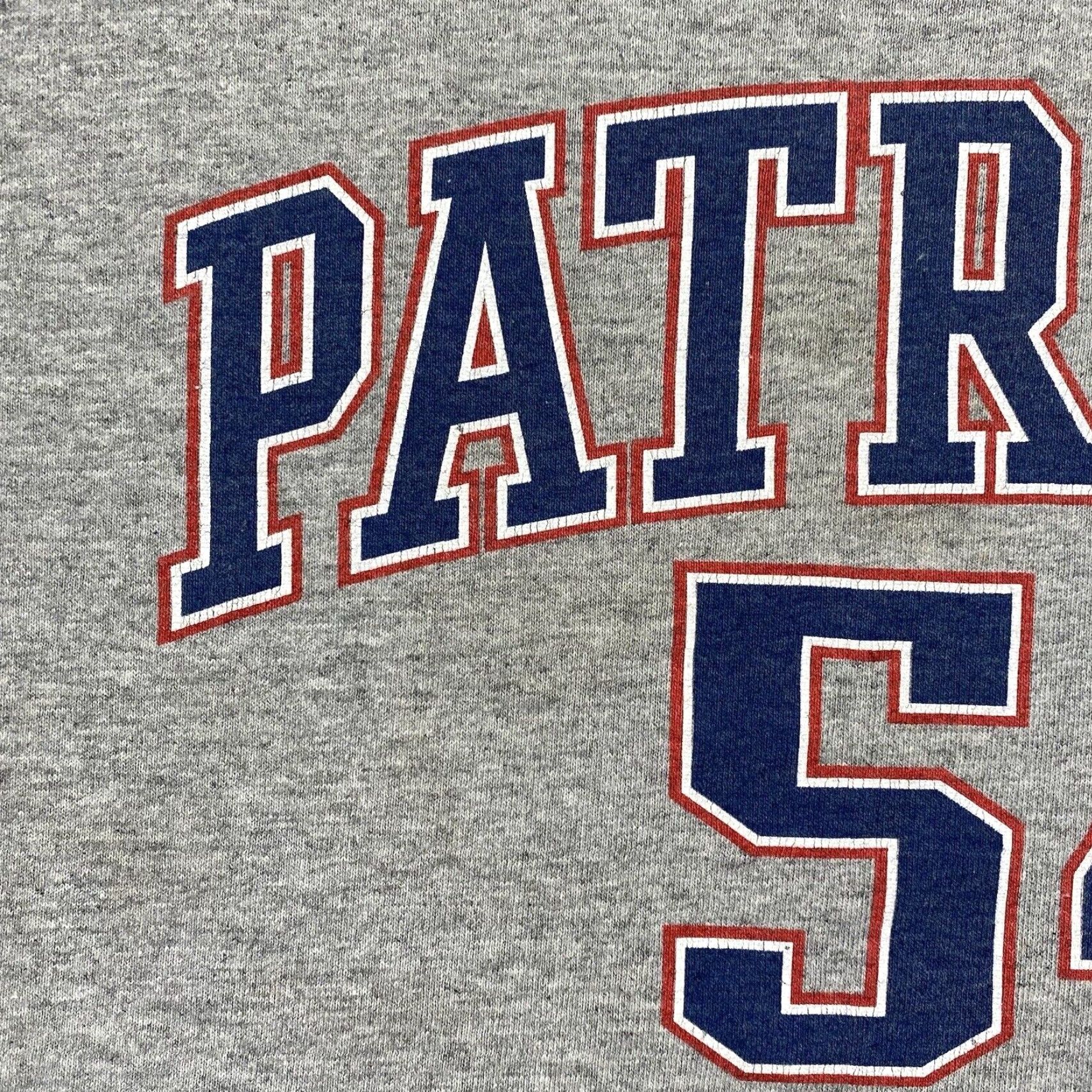 NFL VINTAGE New England Patriots T-Shirt Unisex Adult L Gray Graphic Print 90s Y2K NFL Teddy Bruschi Patriots Mens Womens Size US L / EU 52-54 / 3 - 4 Thumbnail