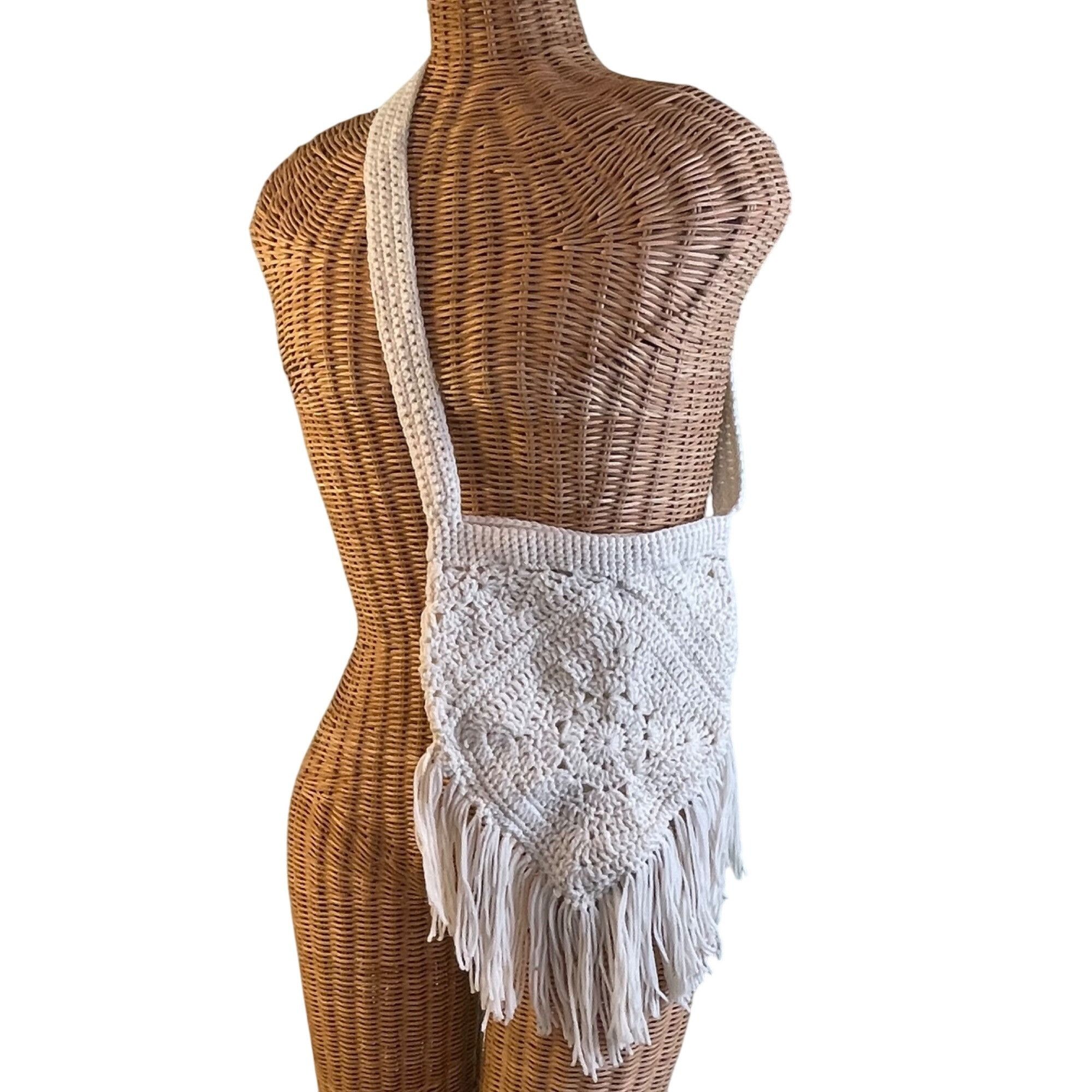 Handmade Hippie Purse Crochet Fringed Retro Boho Style Off White Hand Size ONE SIZE - 3 Thumbnail
