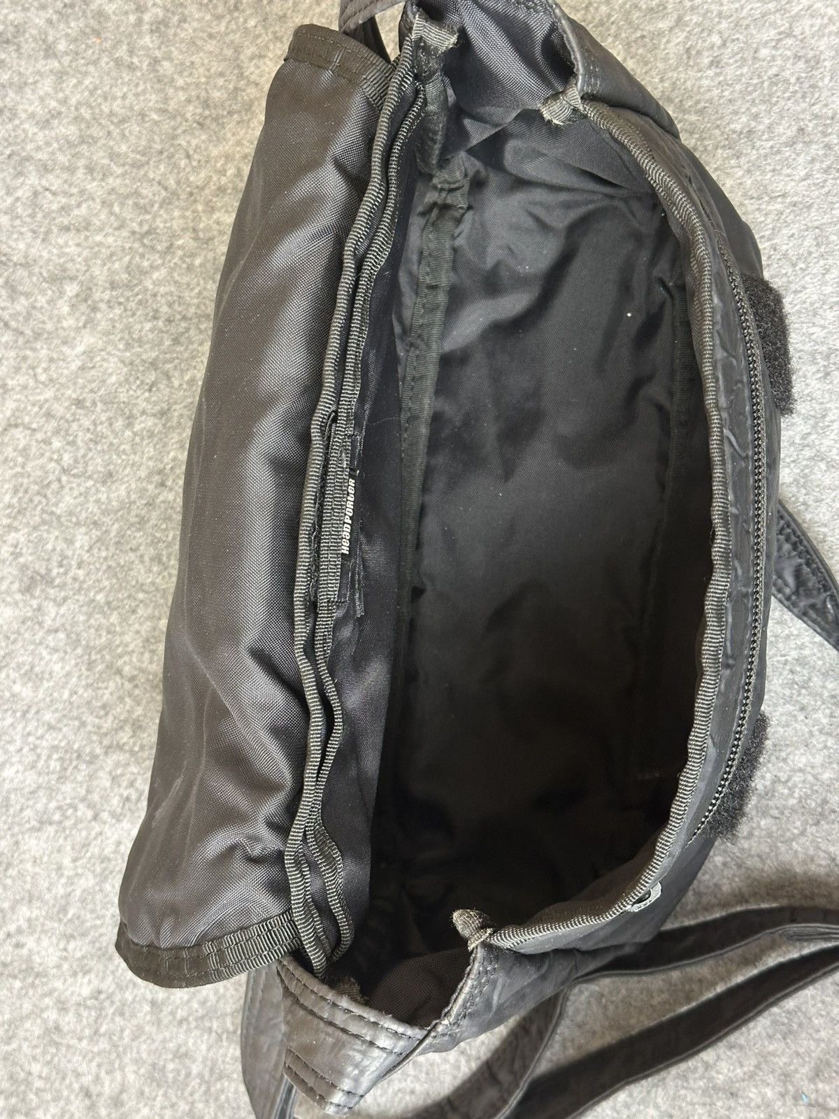 Porter Porter messenger bag with a wrinkled nylon. Size ONE SIZE - 9 Thumbnail