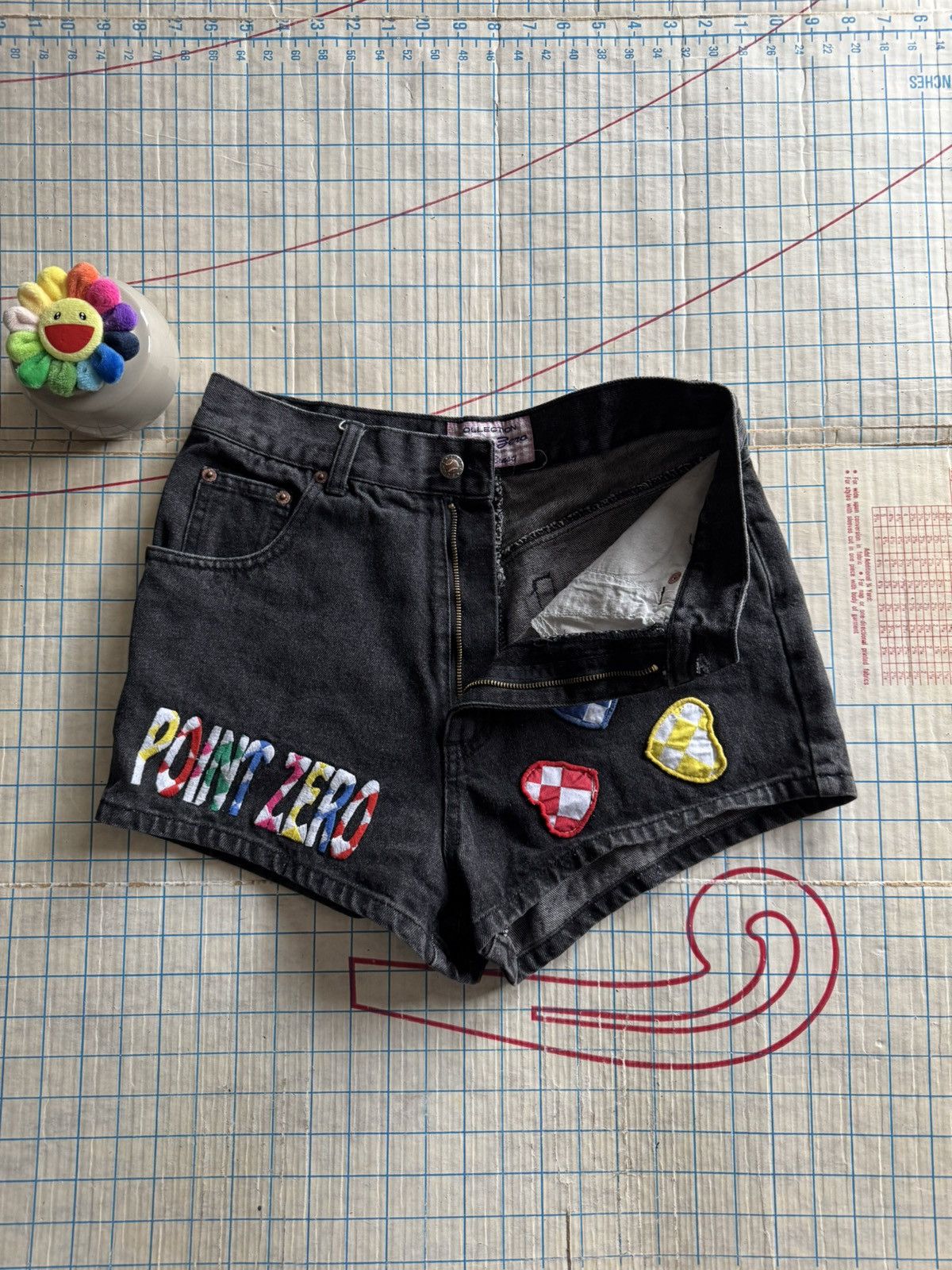 Point Zero × Vintage Vintage Point Zero x Nicole Benisti Women’s Jean Shorts Size 29" - 6 Thumbnail