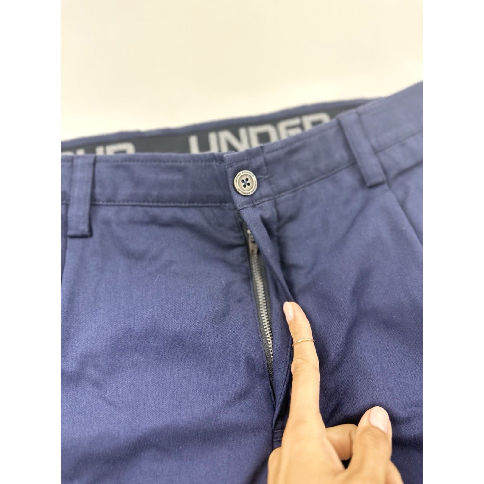 Under Armour Under Armour Shorts Men 34 Blue Pleated Chino Golf Performance NWT Sample Lightweight Pockets Zipper Logo Casual Sports Golf Men Regular Inseam 10 in Size US 34 / EU 50 - 3 Thumbnail
