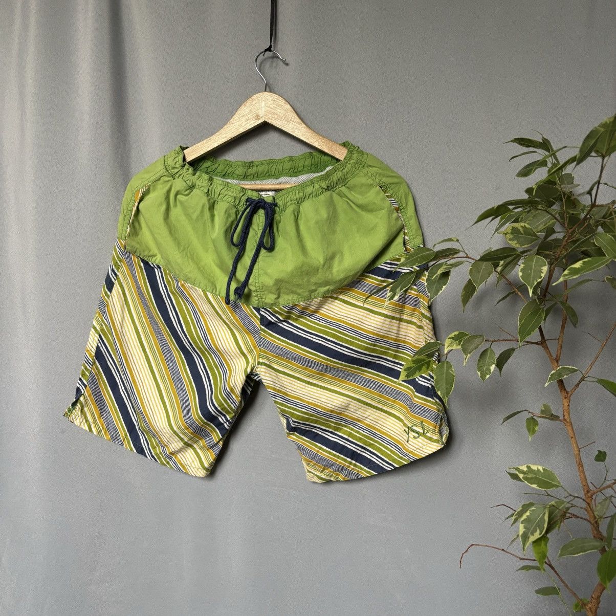 Yves Saint Laurent YSL luxury short large crazy swim rare green Size US 34 / EU 50 - 2 Thumbnail