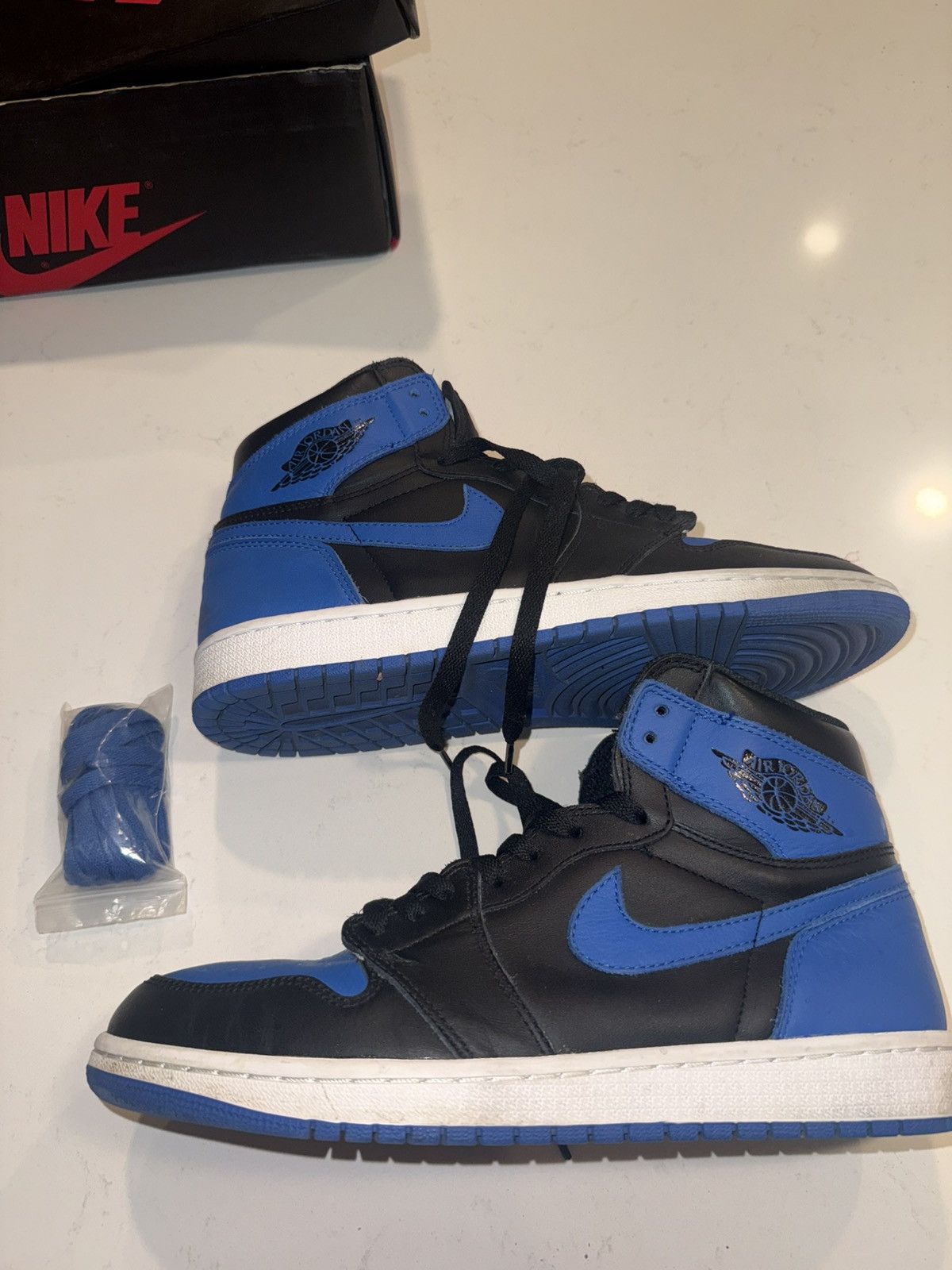 Nike 2017 Nike Air Jordan 1 Retro High OG “Royal” Size 10 Size US 10 / EU 43 - 2 Thumbnail