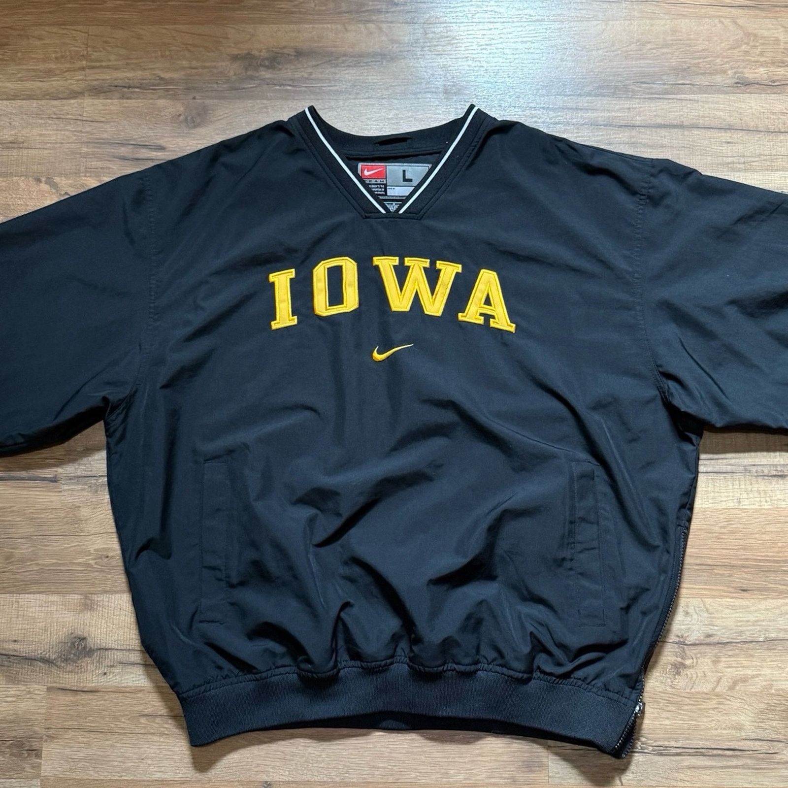 Nike 90s Nike Team Iowa Hawkeyes Center Swoosh Windbreaker Size US L / EU 52-54 / 3 - 2 Thumbnail