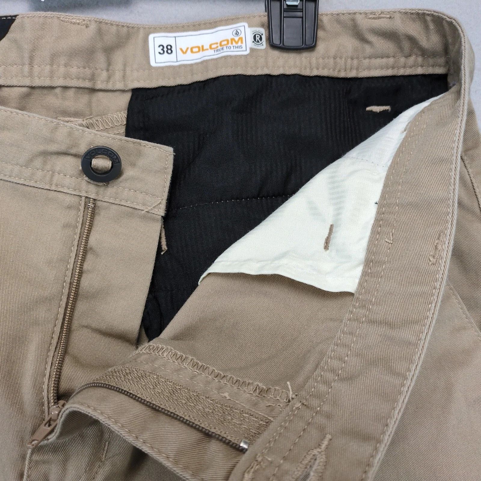 Volcom Volcom True to This Tan Khaki Chino Shorts 38x9.5" Pockets Size US 38 / EU 54 - 3 Thumbnail