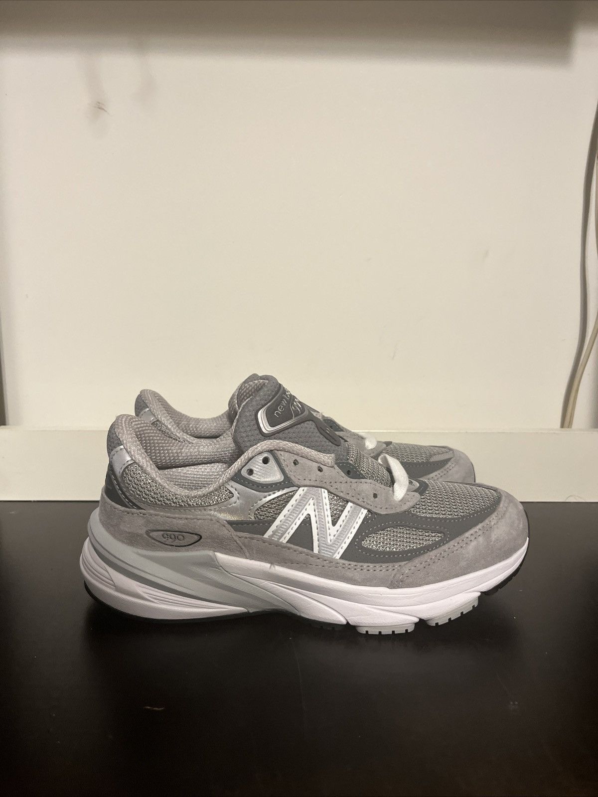 New Balance New Balance 990 V6 MiUSA Grey Women’s 6 W990GL6 Size US 6 / IT 36 - 1 Thumbnail
