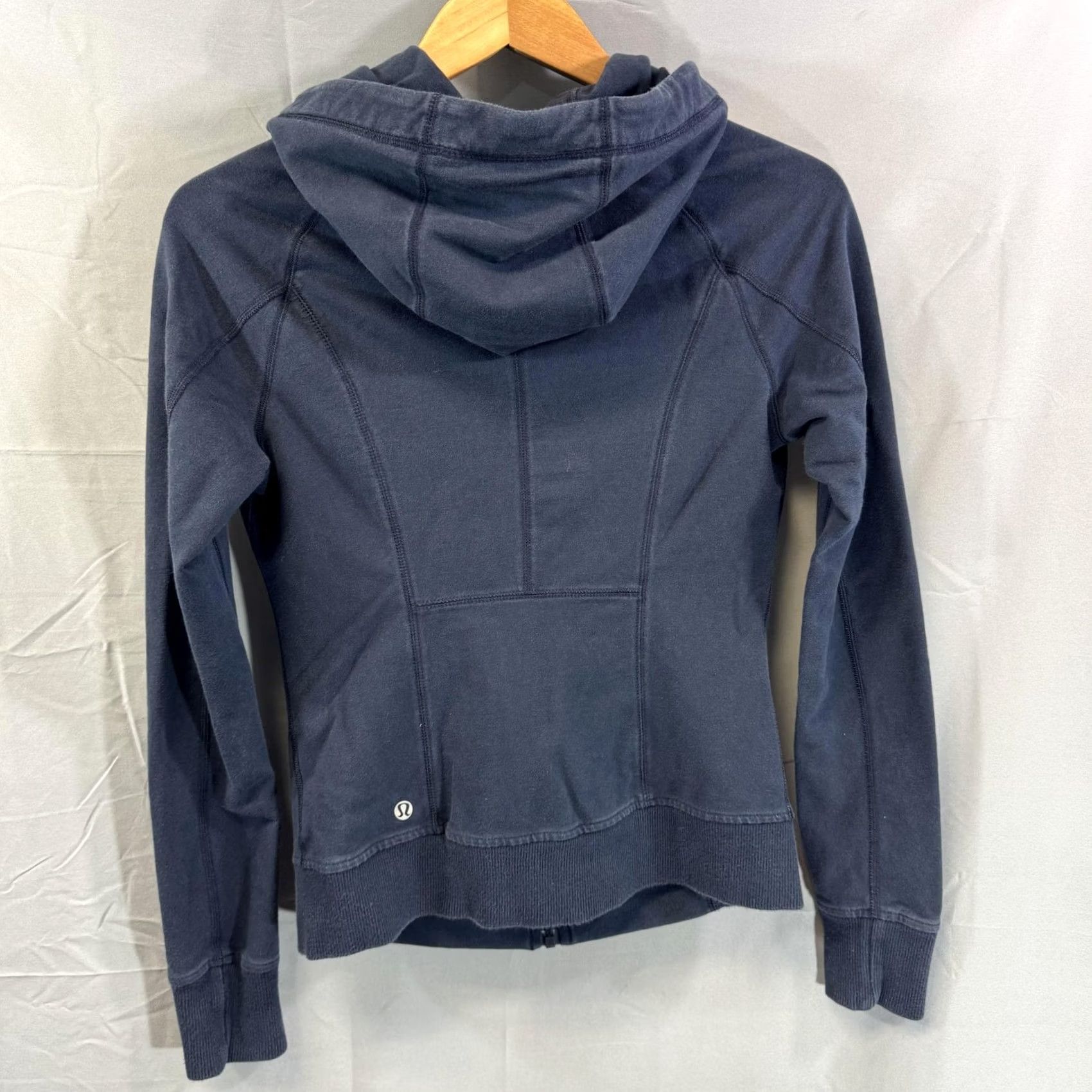 Lululemon Lululemon Scuba Hoodie Womens 8 Full Zip Sweatshirt Jacket Shirt Jacket Casual Travel Navy Blue Zipper Pocket Logo Size M / US 6-8 / IT 42-44 - 4 Thumbnail