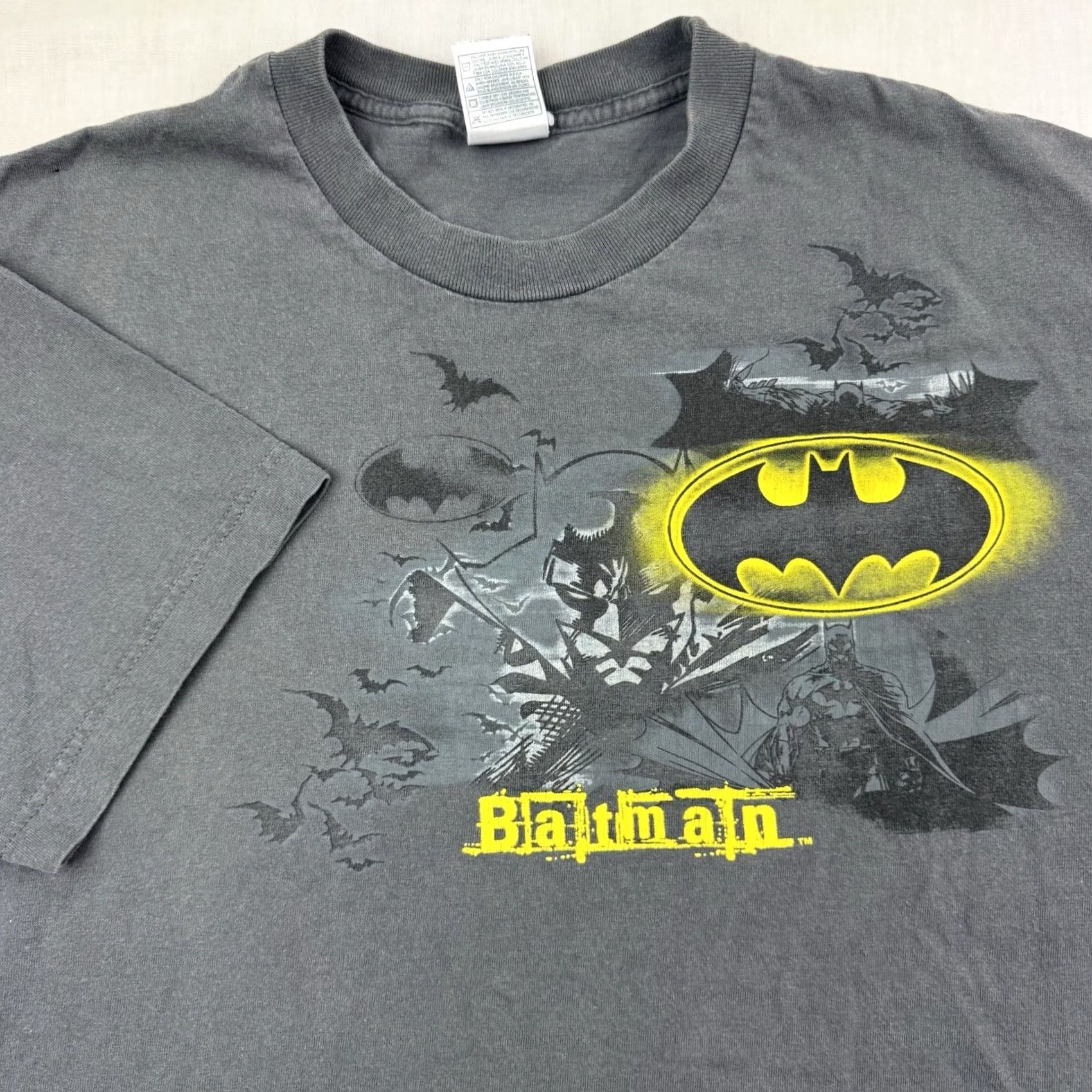 DC Comics VINTAGE Batman T Shirt Adult L Six Flags DC Comics Y2K 2007 Cartoon Movie Mens Size US L / EU 52-54 / 3 - 2 Thumbnail