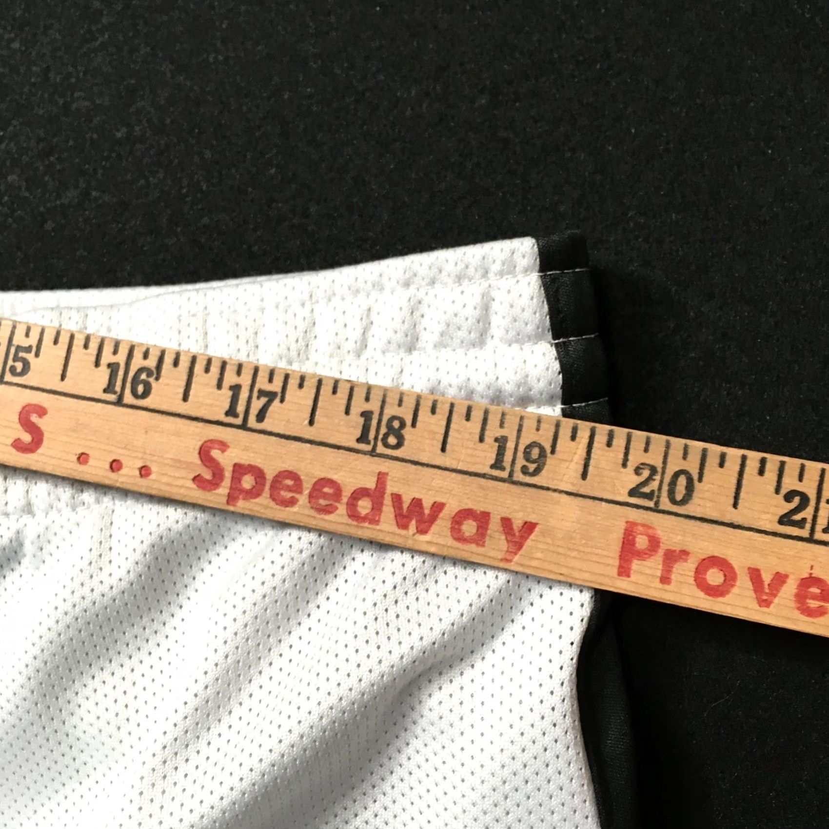 Nike Nike Dri-Fit Mens XL Basketball Shorts WHITE BLACK SEE SPACKLE Shirt Mens XL White Polyester Nike Shorts Basketball White XL Mens Size US 36 / EU 52 - 6 Thumbnail