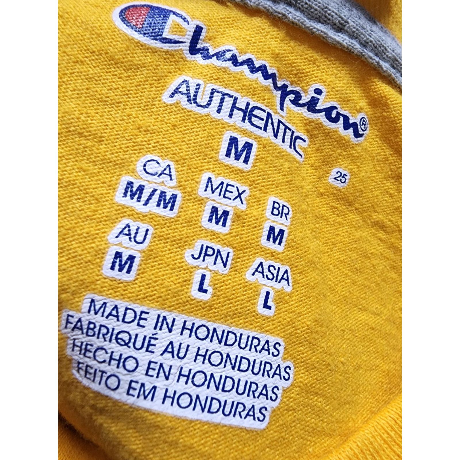 Champion Champion 2016 runDisney WDW Marathon T-Shirt Mens M Yellow Donald Duck Graphic Tee Size US M / EU 48-50 / 2 - 3 Thumbnail