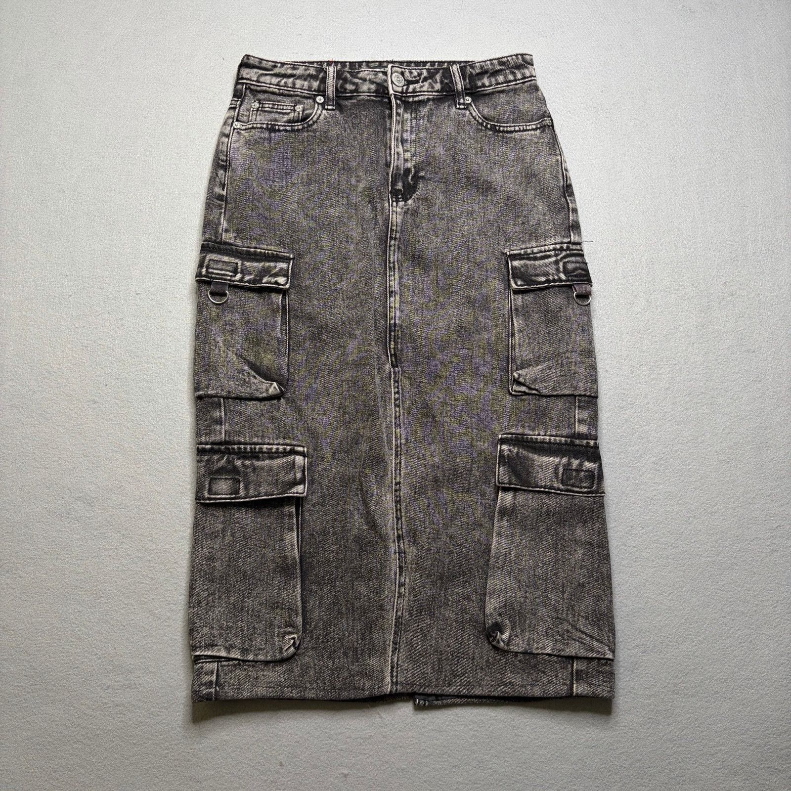 True Religion True Religion Women’s Vintage Cargo Midi Denim Skirt Size 26" / US 2 / IT 38 - 1 Thumbnail