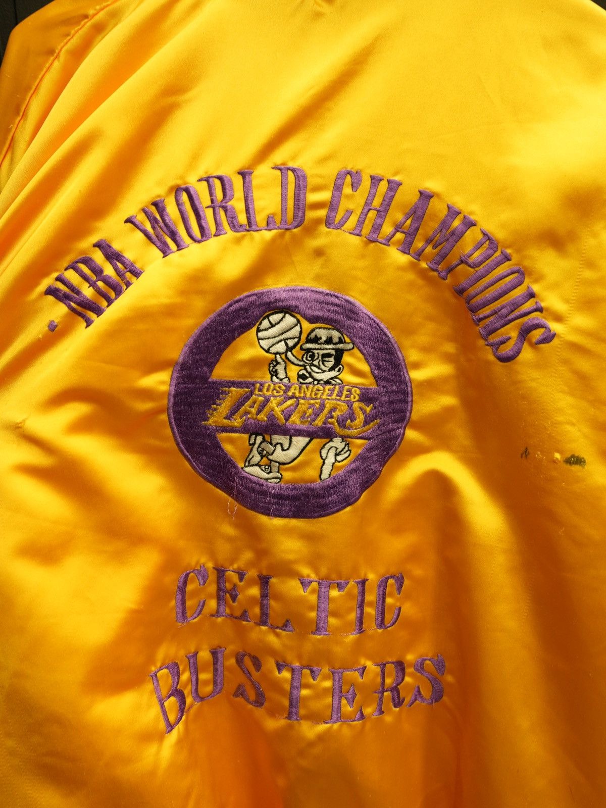 Vintage Vintage 80s Bootleg NBA LA Lakers Satin Jacket Size US L / EU 52-54 / 3 - 6 Thumbnail