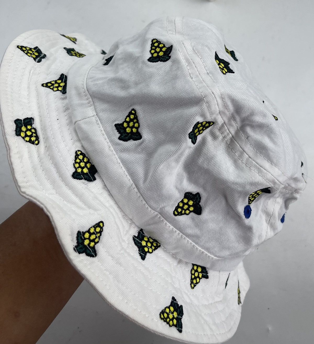 Japanese Brand fruit logo embroidered bucket hat tc38 Size ONE SIZE - 3 Thumbnail