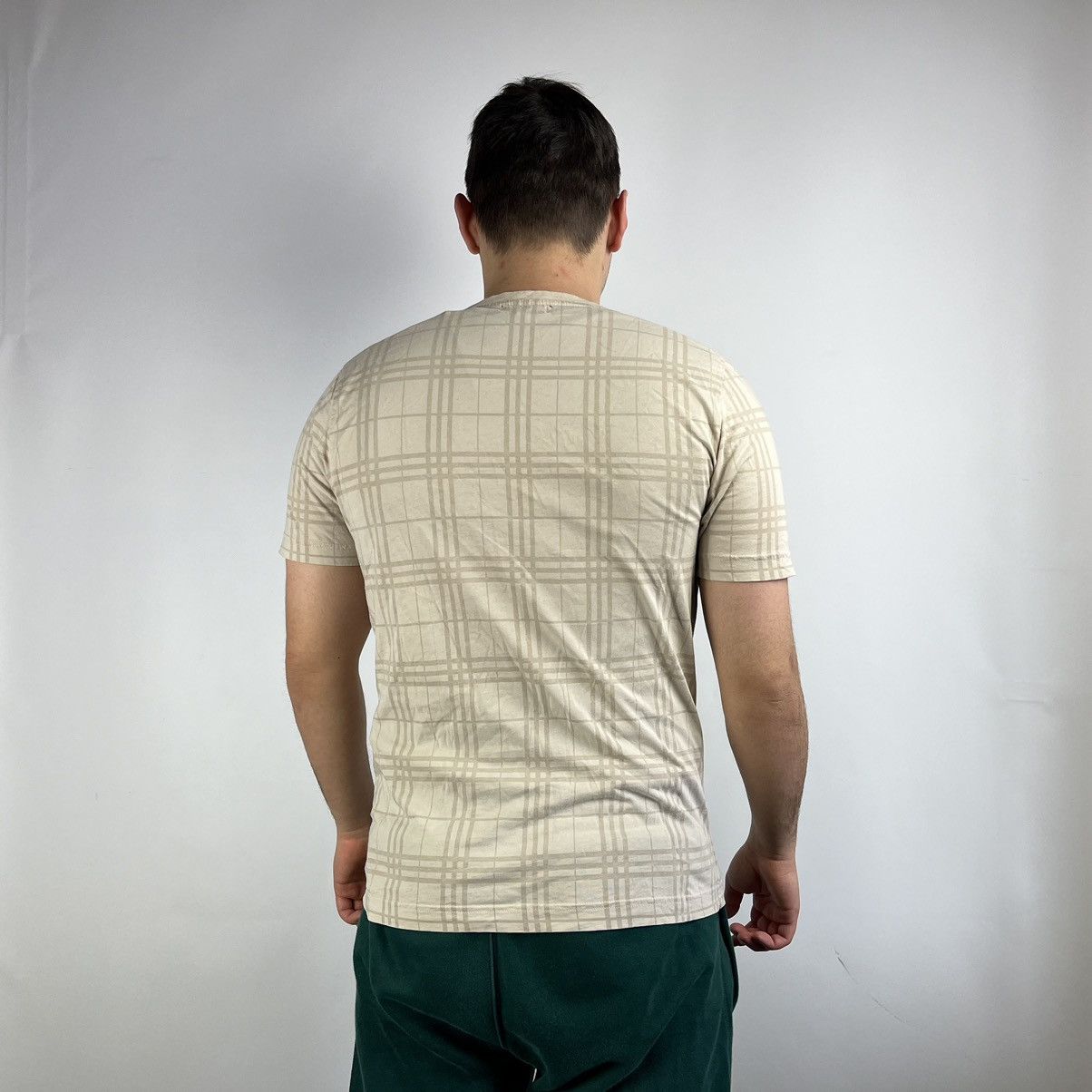 Burberry Burberry London Tshirt nova check size Medium Size US M / EU 48-50 / 2 - 2 Thumbnail
