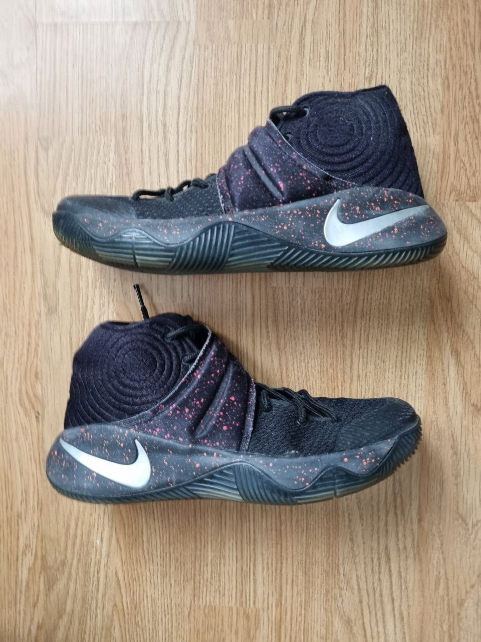 Nike Nike Kyrie 2 Wolf Pack Size US 7.5 / EU 40-41 - 2 Thumbnail