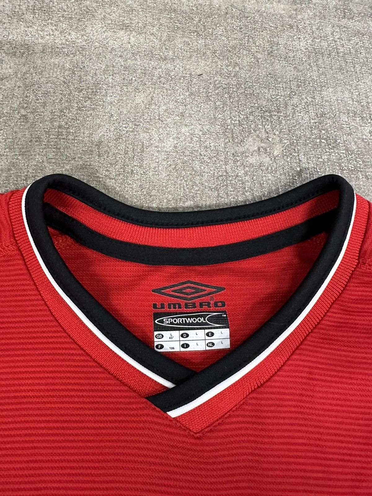 Adidas × Vintage Umbro 01-02 Manchester United Soccer Jersey Kit Home RARE Size US L / EU 52-54 / 3 - 10 Thumbnail