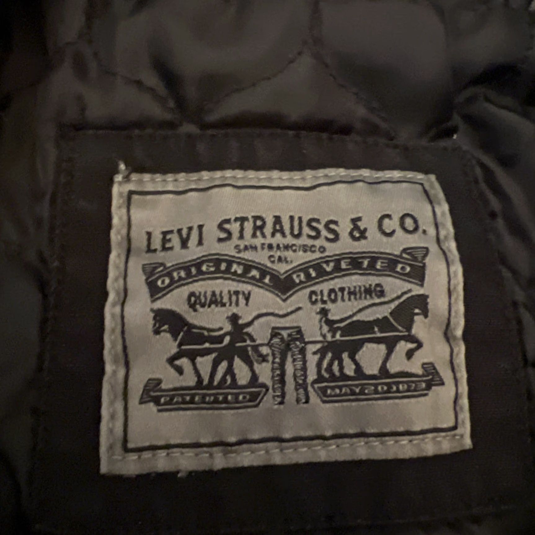 Levi's Levi's Hooded Military Jacket Womens Size S Black Pockets Hoodie Quilted Lined Short Sleeve? Wait not. Size S / US 4 / IT 40 - 3 Thumbnail