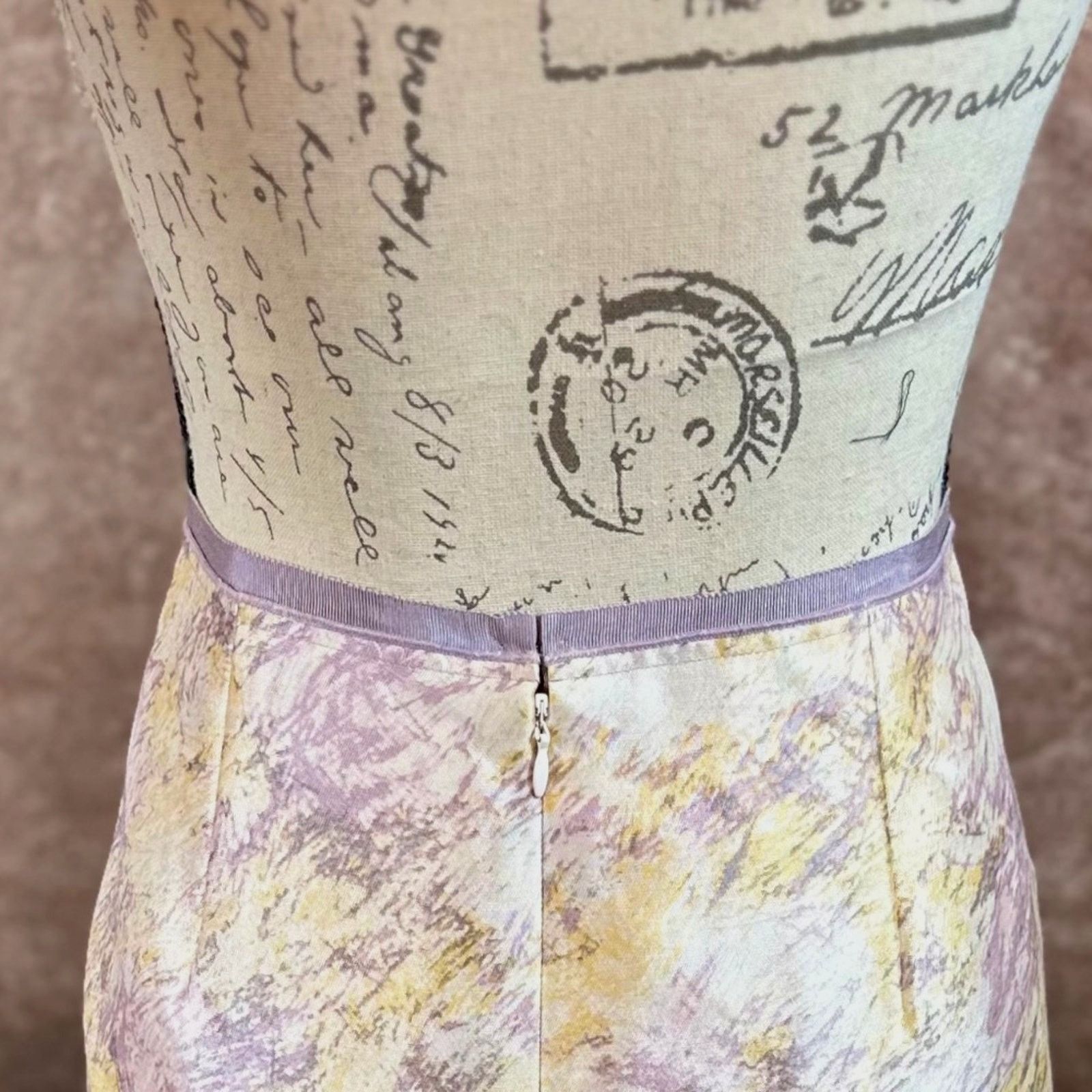 Other BCBGMaxazria Watercolor‎ Wool/Silk Skirt Lavender/Cream10 Size 32" / US 10 / IT 46 - 10 Thumbnail