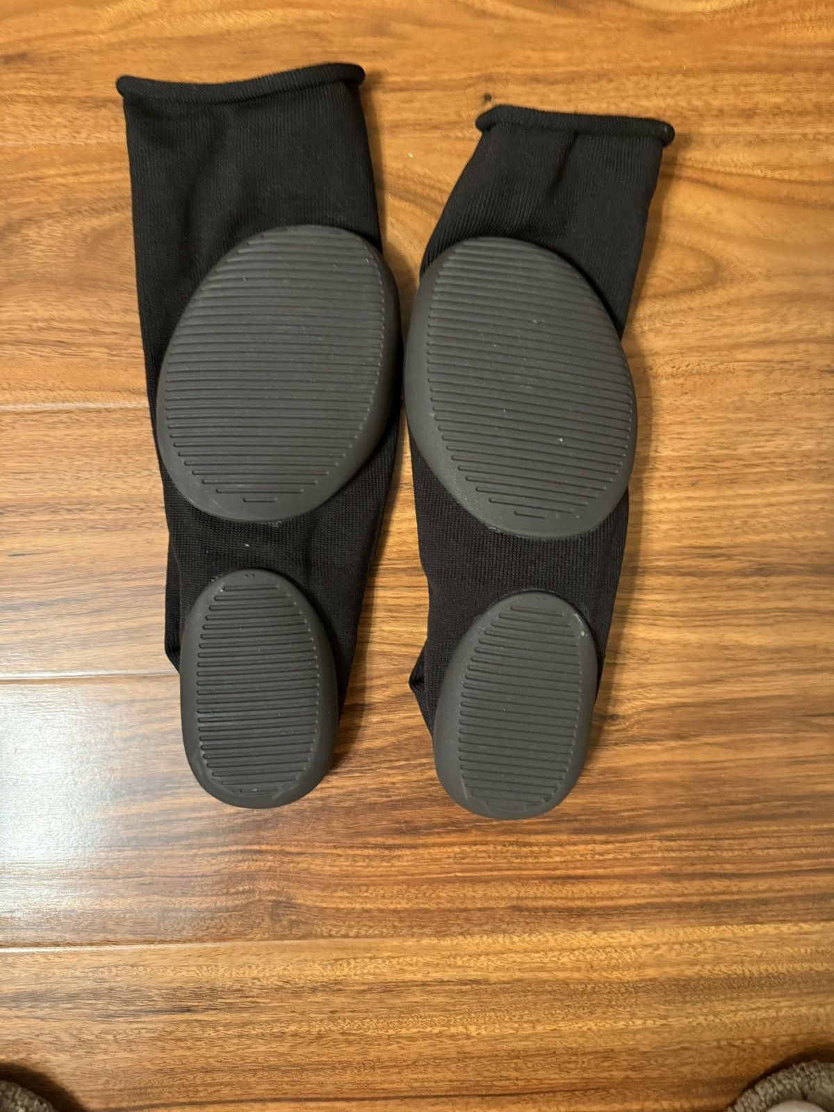 Yeezy YZY PODS Size US 9.5 / EU 42-43 - 1 Thumbnail