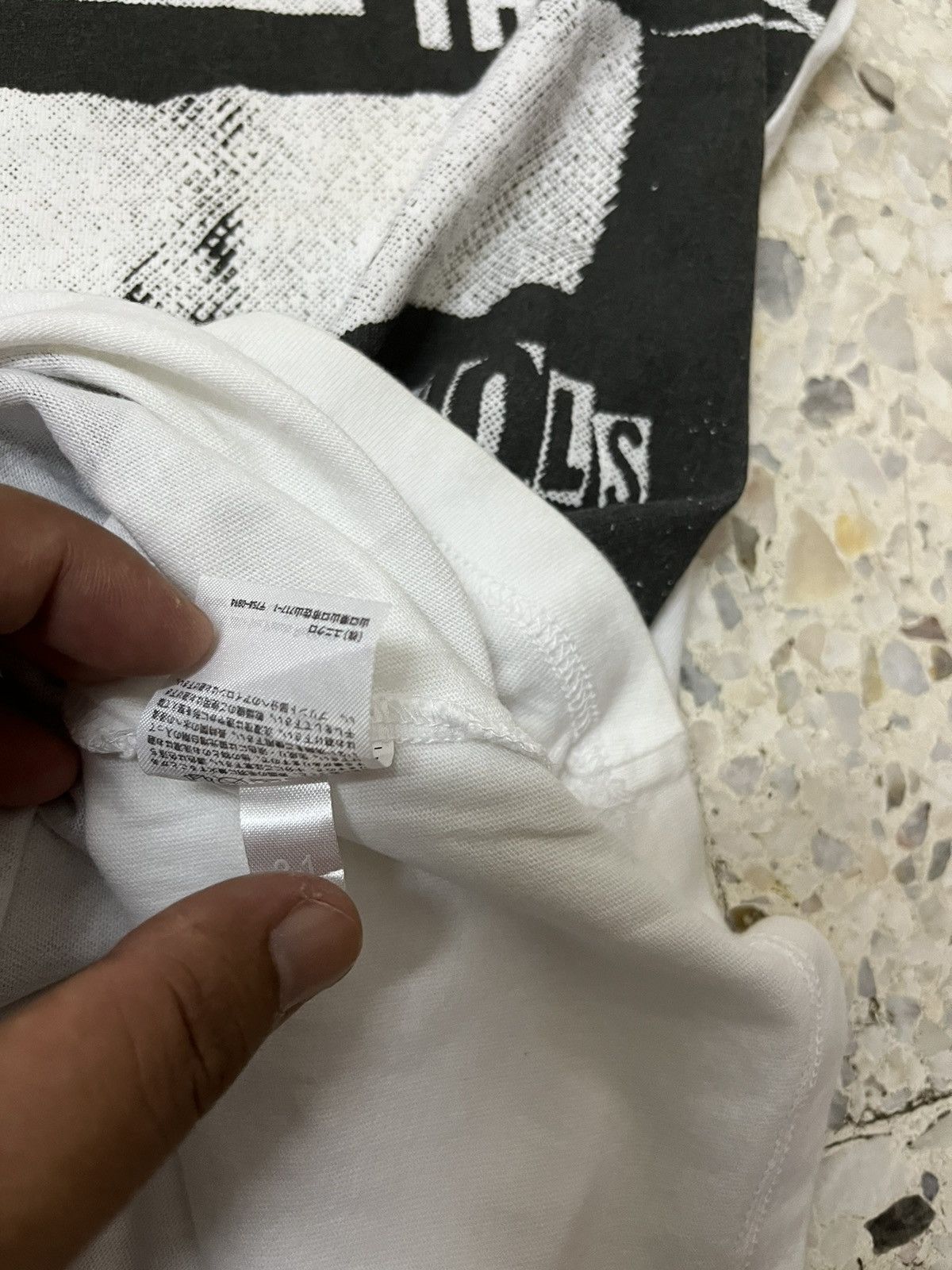 Band Tees Sex Pistols X uniqlo Size US XL / EU 56 / 4 - 6 Thumbnail
