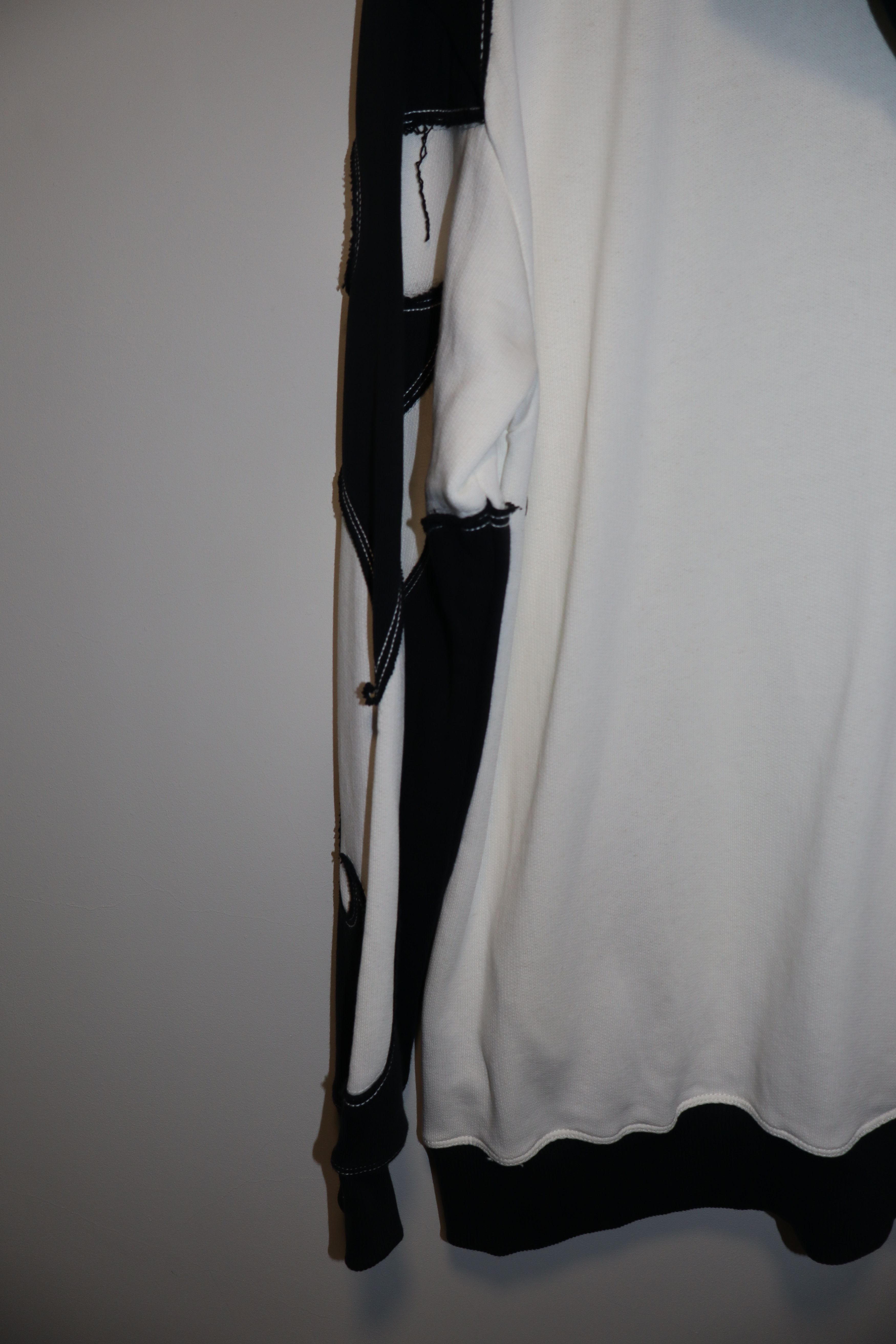 Balmain Baroque logo print hoodie Size US XL / EU 56 / 4 - 8 Thumbnail