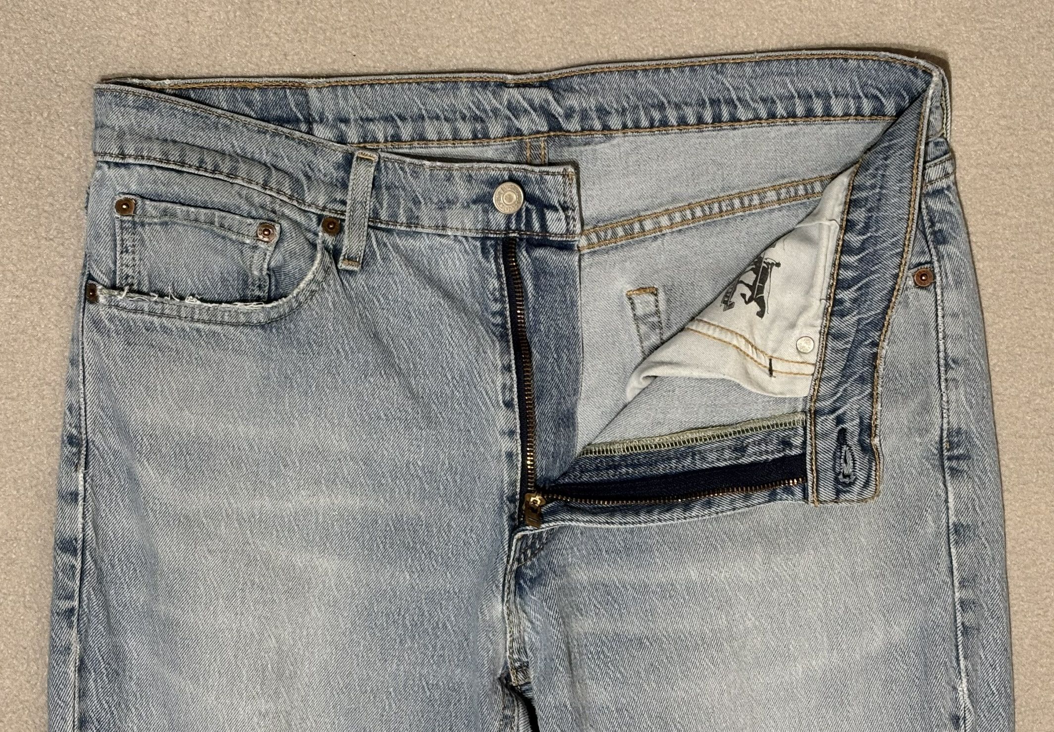 Levi's Levi's 541 Athletic Taper jeans size 33/32 Size US 33 - 18 Thumbnail