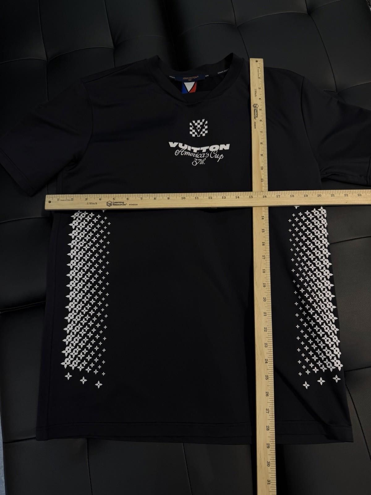 Louis Vuitton LOUIS VUITTON T-Shirt LV Tee Silk Black Size (L) Authentic Size US L / EU 52-54 / 3 - 8 Thumbnail