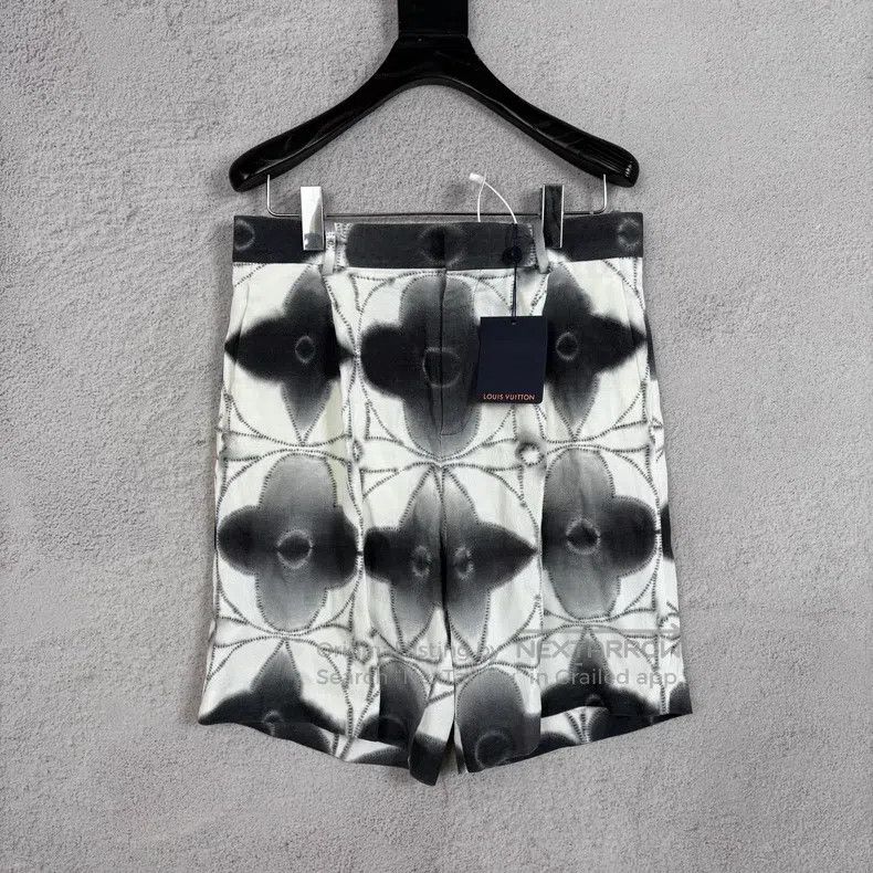 Louis Vuitton Louis Vuitton Three-flower tie-dye ink shorts Size US 38 / EU 54 - 1 Thumbnail