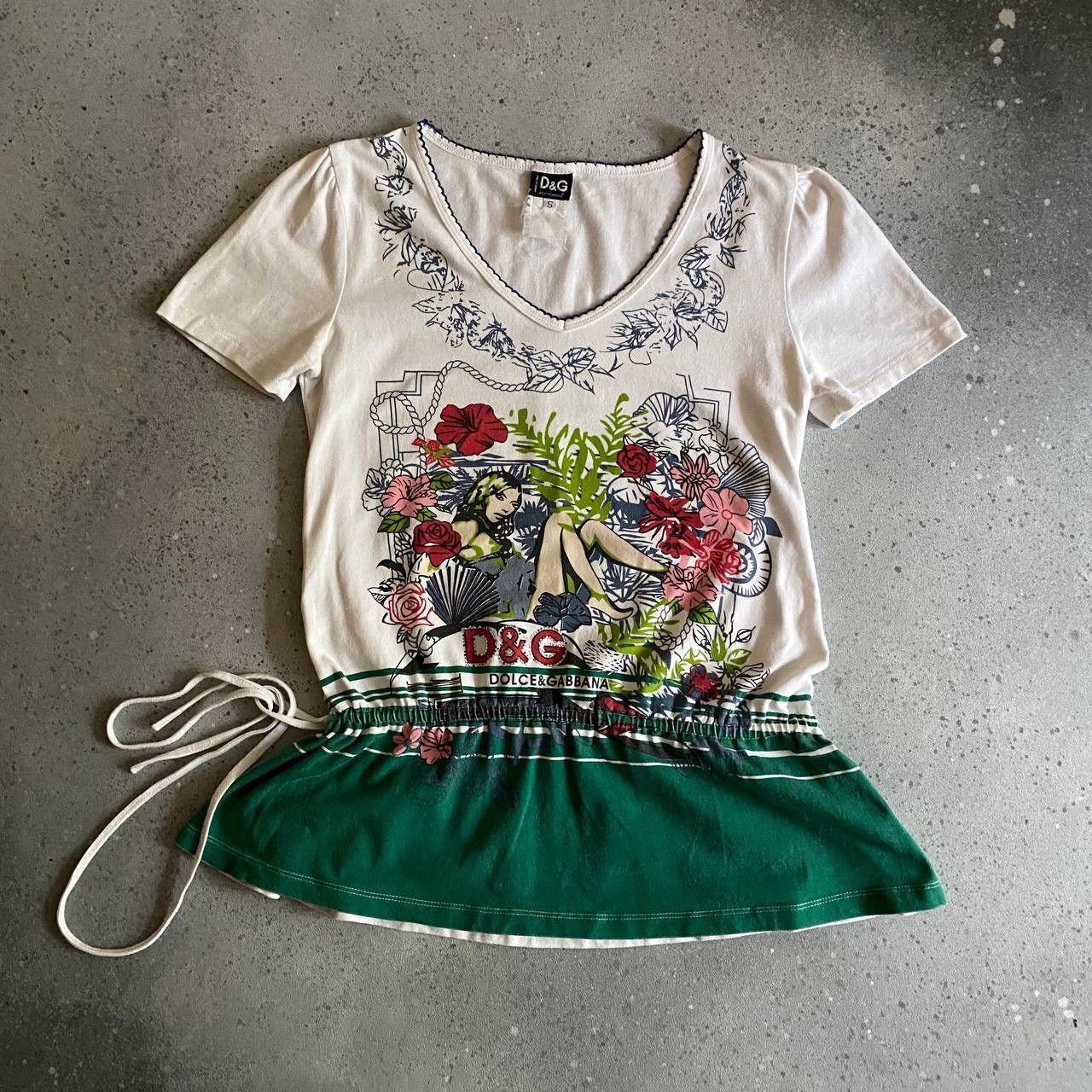 Dolce & Gabbana × Vintage D&G Dolce & Gabbana Vintage Floral Lady Archive T-Shirt Size S / US 4 / IT 40 - 1 Thumbnail